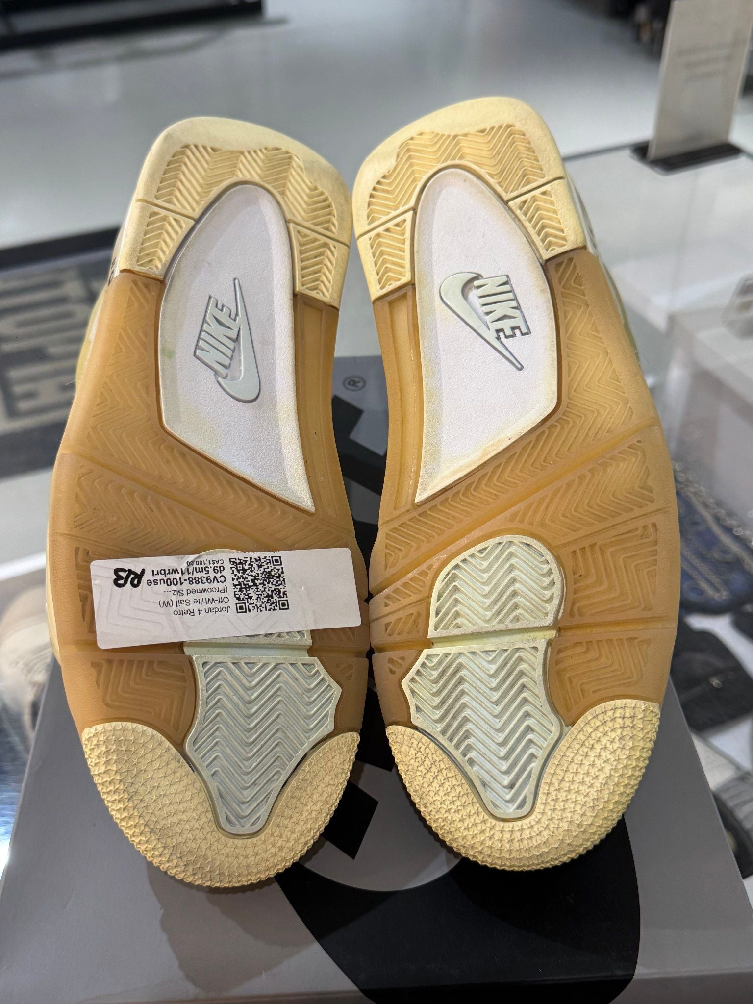 Jordan 4 Retro Off-White Sail (Women's) - Pre-Owned Size 9.5M/11W (No original box)