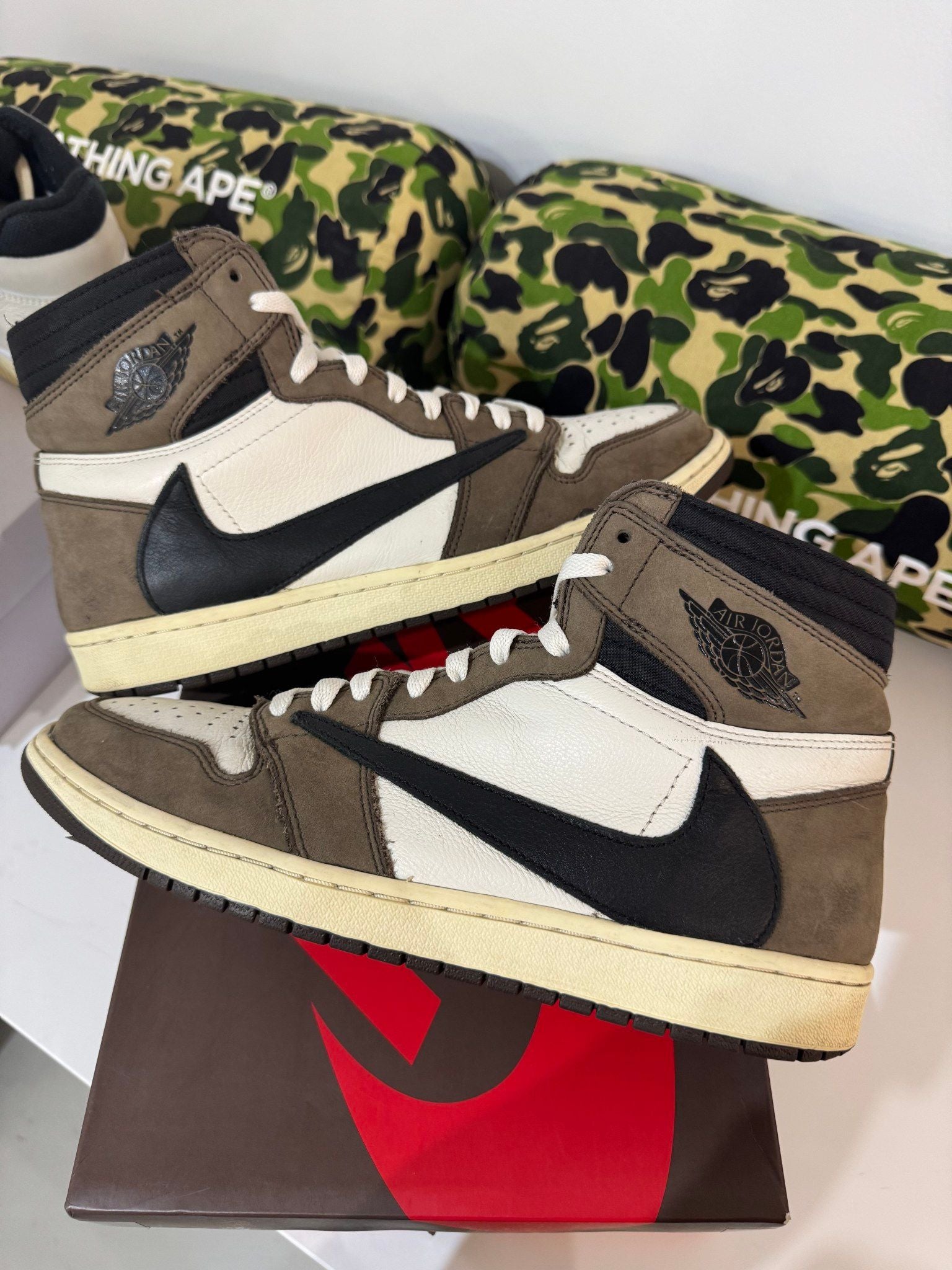 Jordan 1 Retro High OG SP Travis Scott Mocha - Pre-Owned Size 11