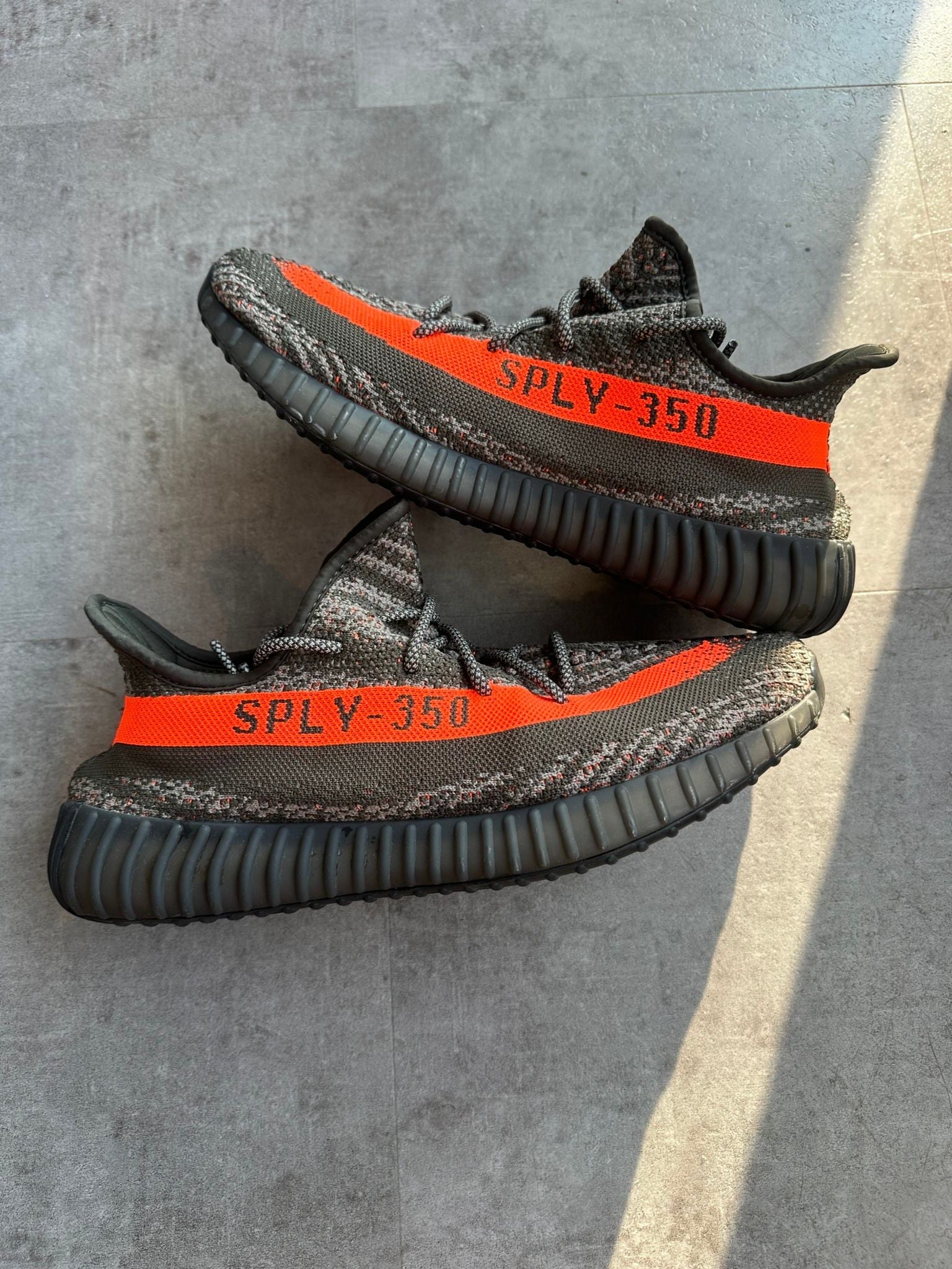 Adidas Yeezy Boost 350 V2 Carbon Beluga - Pre-Owned Size 11 (No original box)