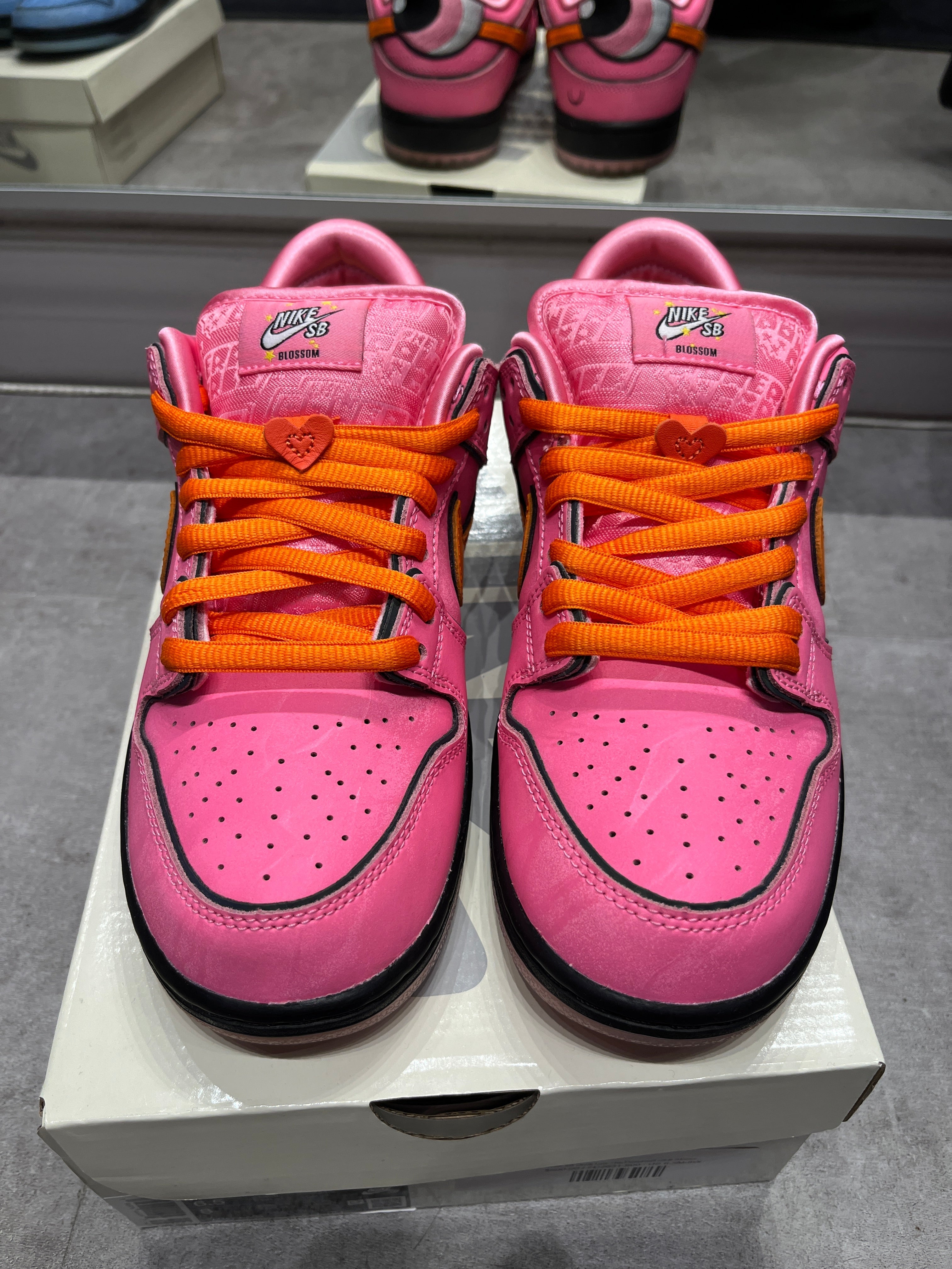 Nike SB Dunk Low The Powerpuff Girls Blossom - Pre-Owned Size 6.5