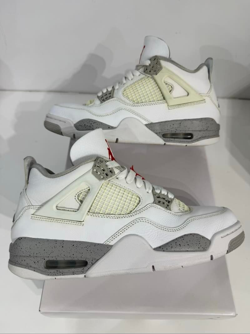 Jordan 4 Retro White Oreo (2021) - Pre-Owned Size 9