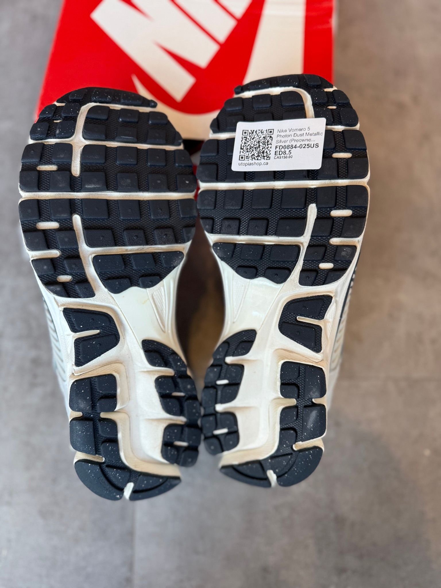 Nike Vomero 5 Photon Dust Metallic Silver (Preowned Size 10w) - Pre-Owned