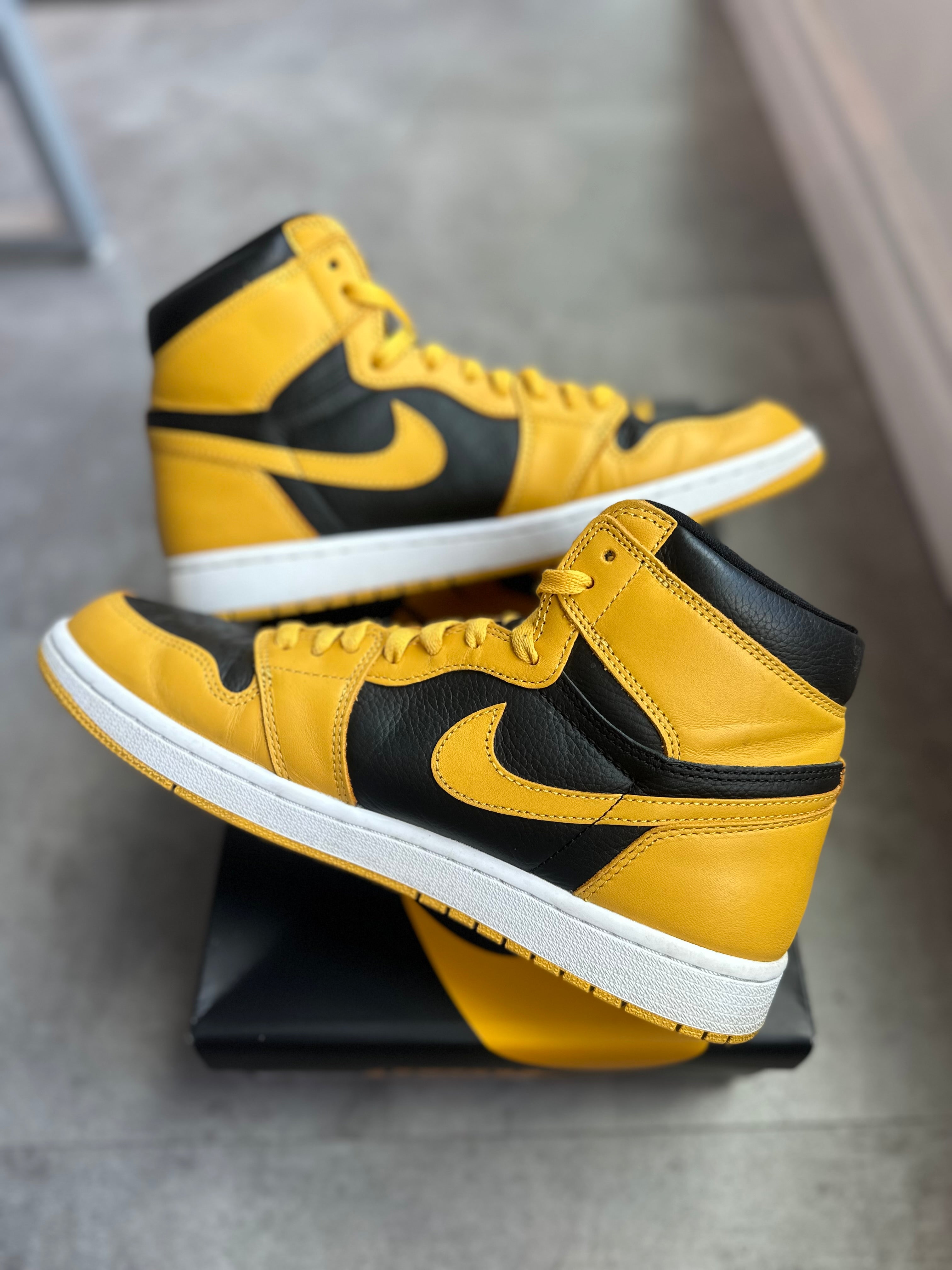 Jordan 1 Retro High OG Pollen (Preowned Size 10.5 8/10)