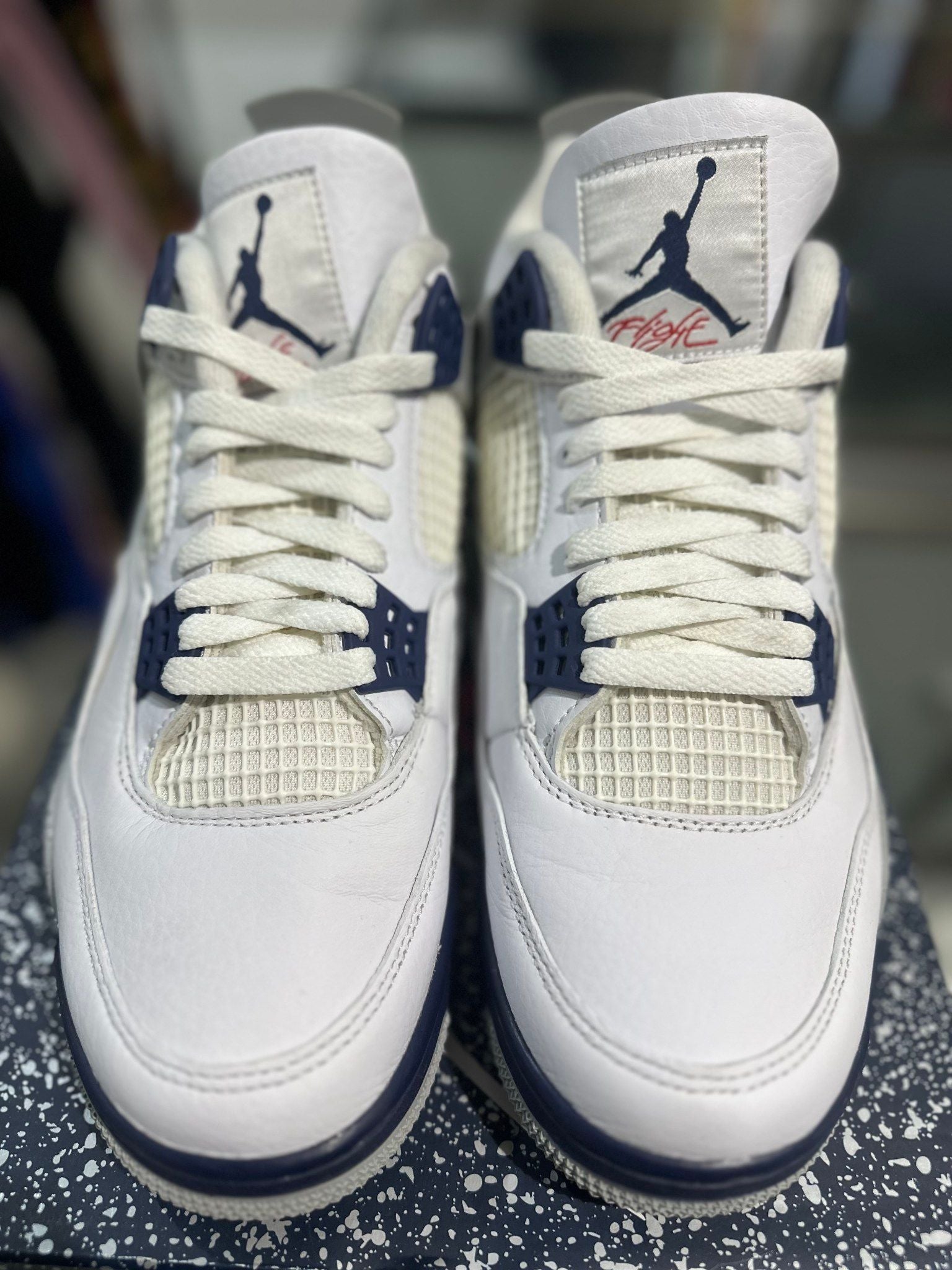 Jordan 4 Retro Midnight Navy - Pre-Owned Size 9.5