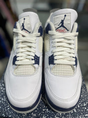 Jordan 4 Retro Midnight Navy - Pre-Owned Size 9.5