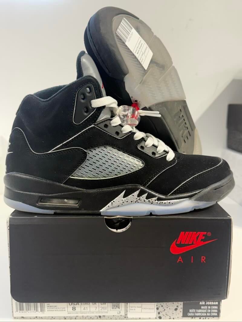 Jordan 5 Retro OG Black Metallic Reimagined - Lightly Used Size 8