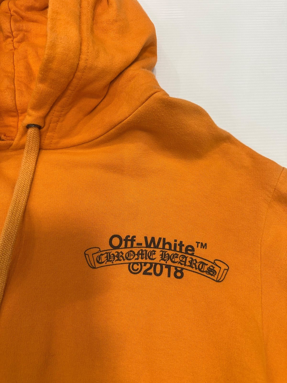 OFF-WHITE x Chrome Hearts 2018 Hoodie Orange/Black - Lightly Pre-Owned Size M