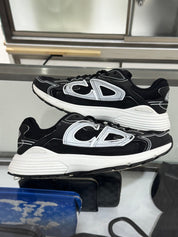 Dior B30 Black - Pre-Owned Size 42 (No original box)