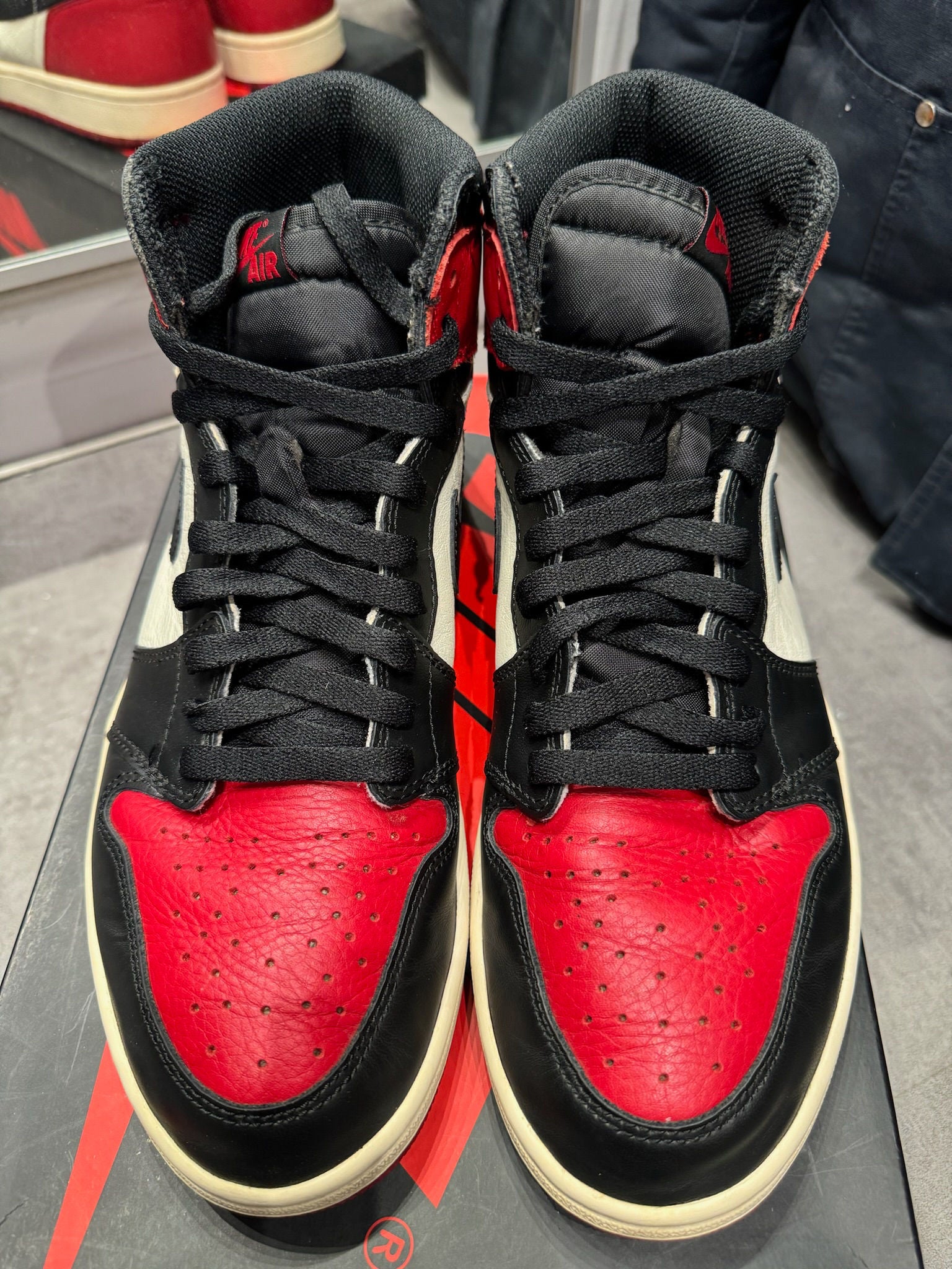 Jordan 1 Retro High OG Bred Toe - Pre-Owned Size 10.5