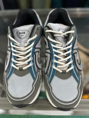 Dior B30 Light Blue Gray White - Pre-Owned Size 11 (No original box)