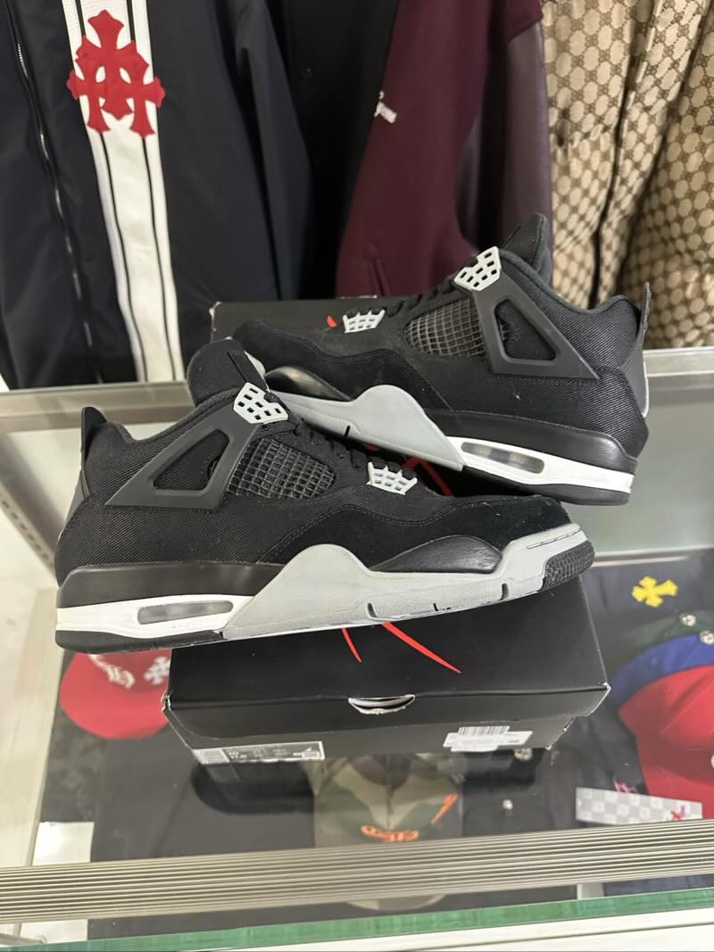 Jordan 4 Retro Black Canvas - Pre-Owned Size 10