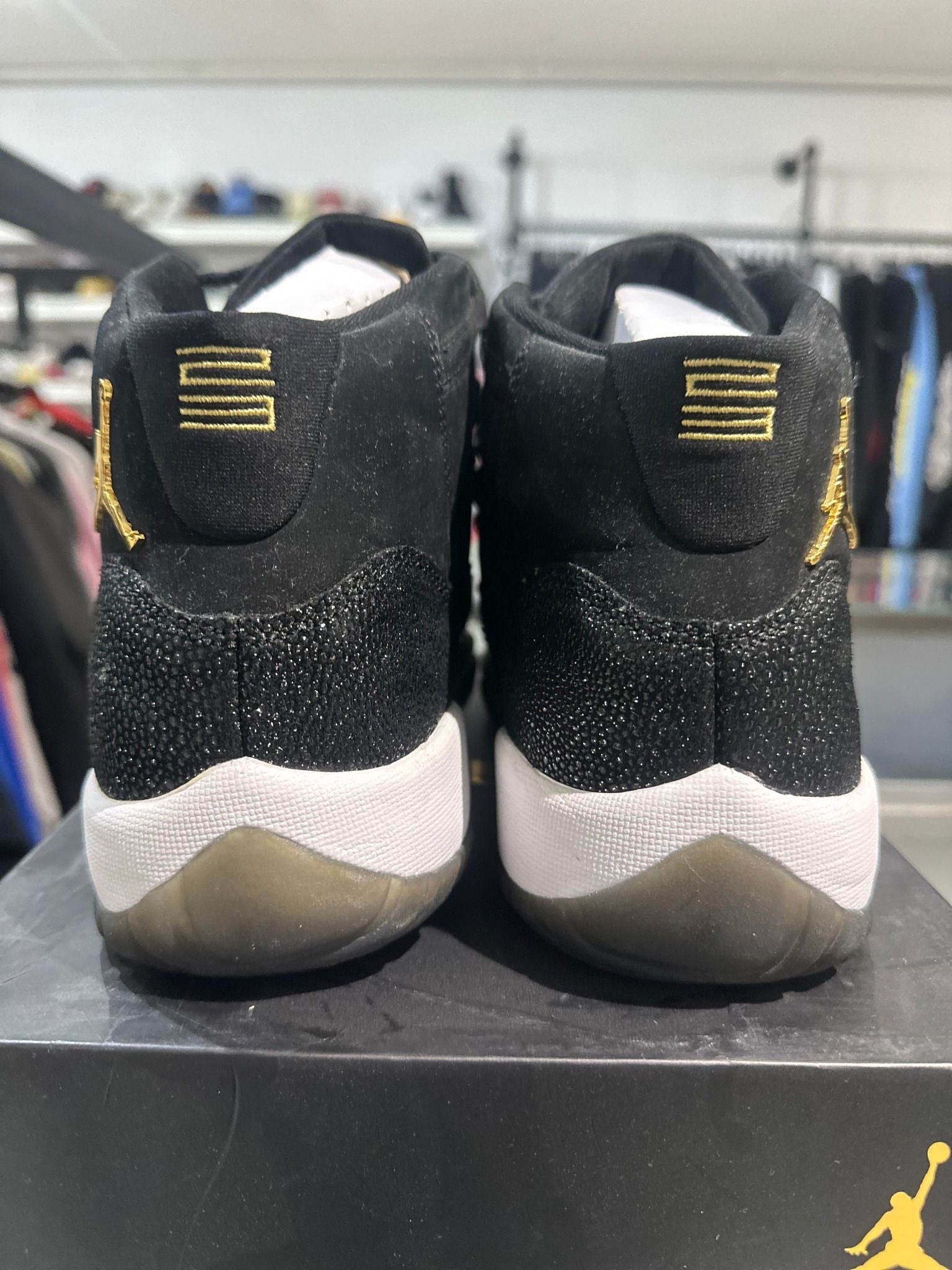 Jordan 11 Retro Heiress Black Stingray (GS) - Pre-Owned Size 9Y