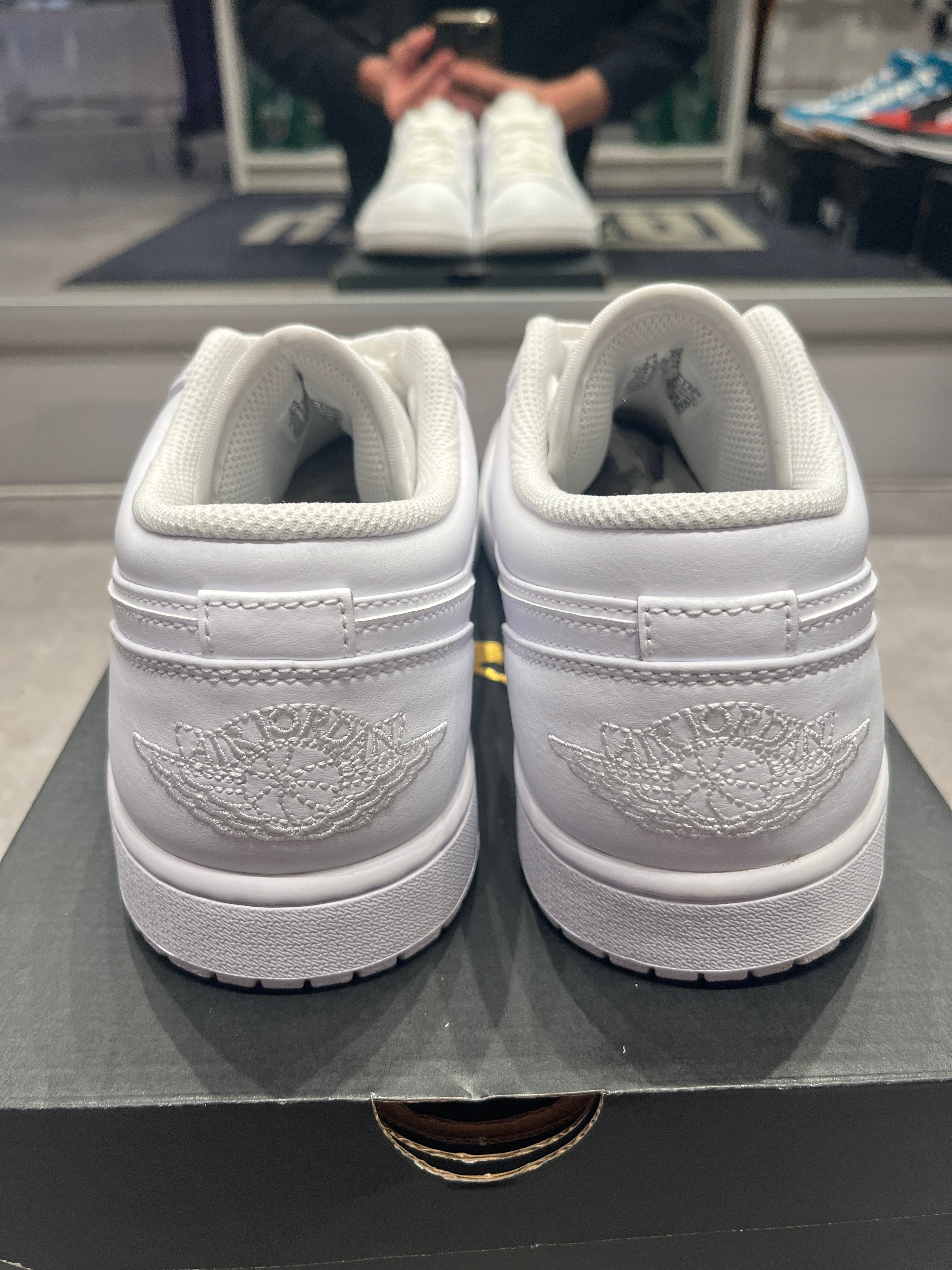 Jordan 1 Low Triple White (Preowned)