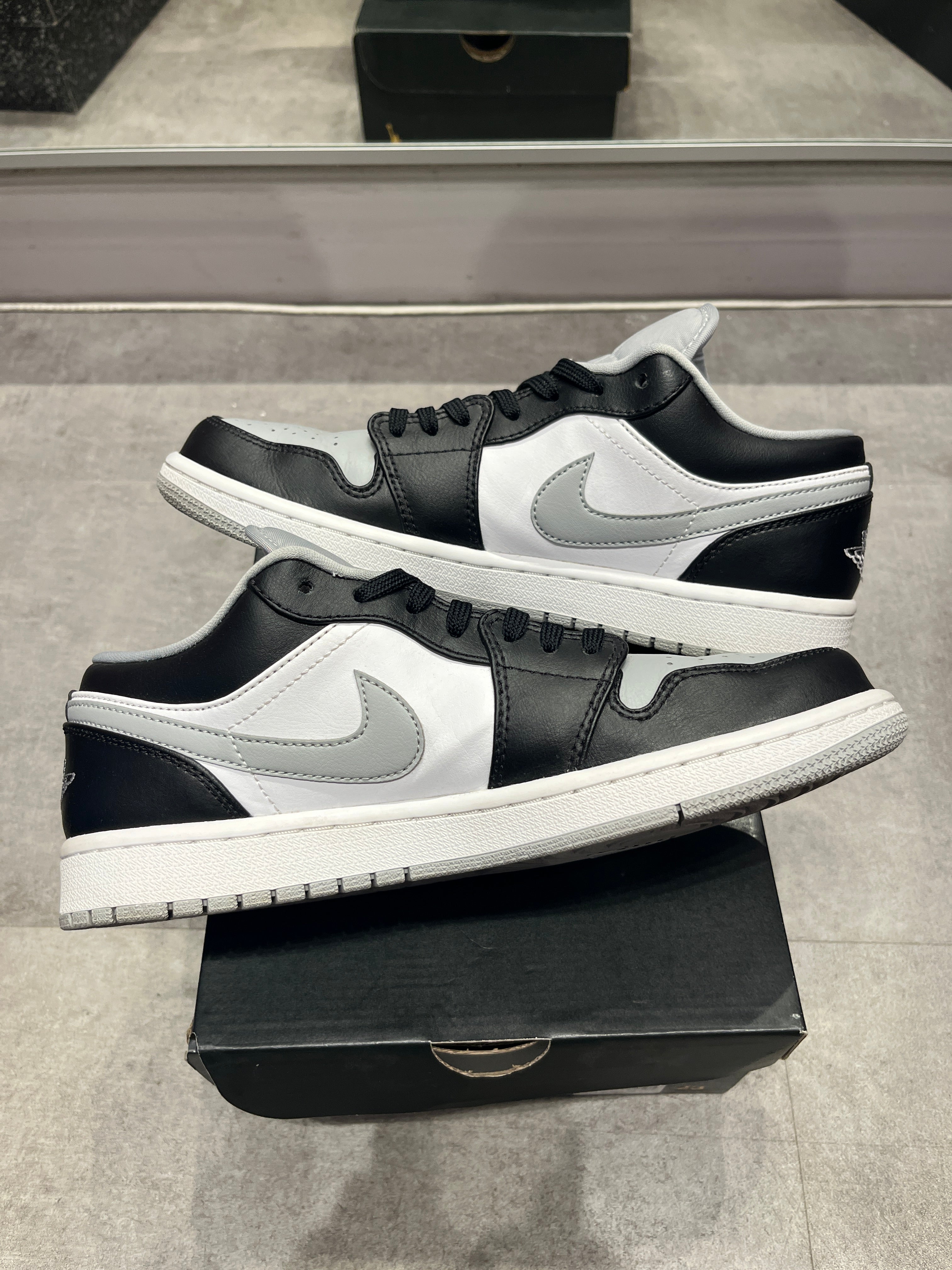 Jordan 1 Low Shadow (Preowned)