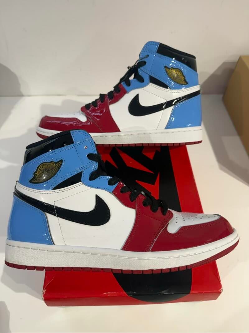 Jordan 1 Retro High Fearless UNC Chicago - Pre-Owned Size 8