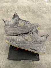 Air Jordan 4 Retro Kaws - Pre-Owned Size 10.5