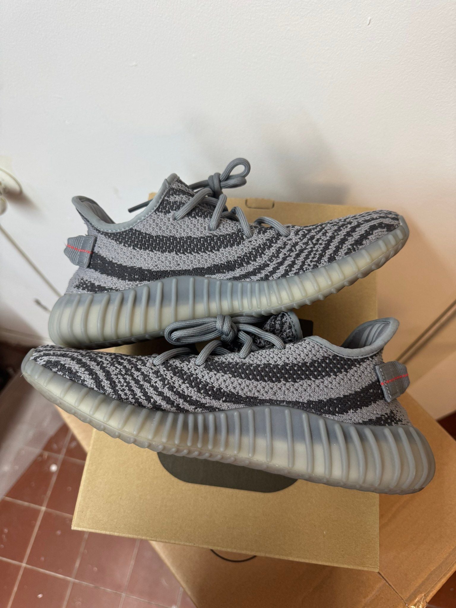 adidas Yeezy Boost 350 V2 Beluga 2.0 - Pre-Owned Size 7.5