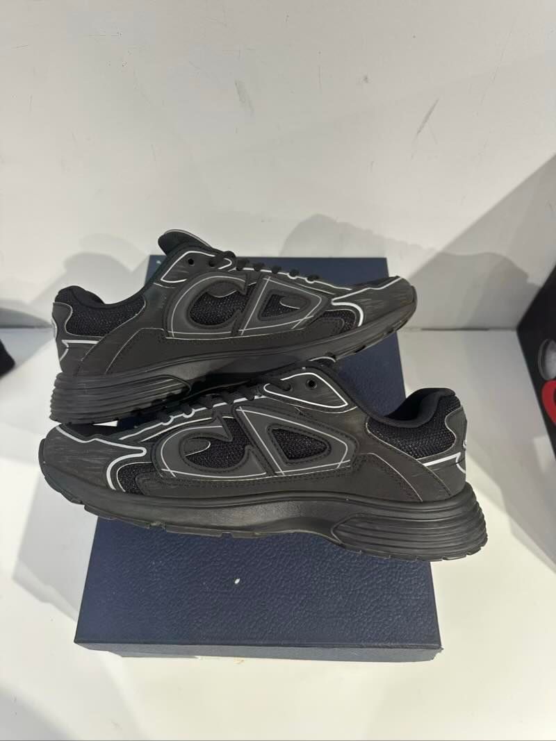 Dior B30 Triple Black - Pre-Owned Size 10
