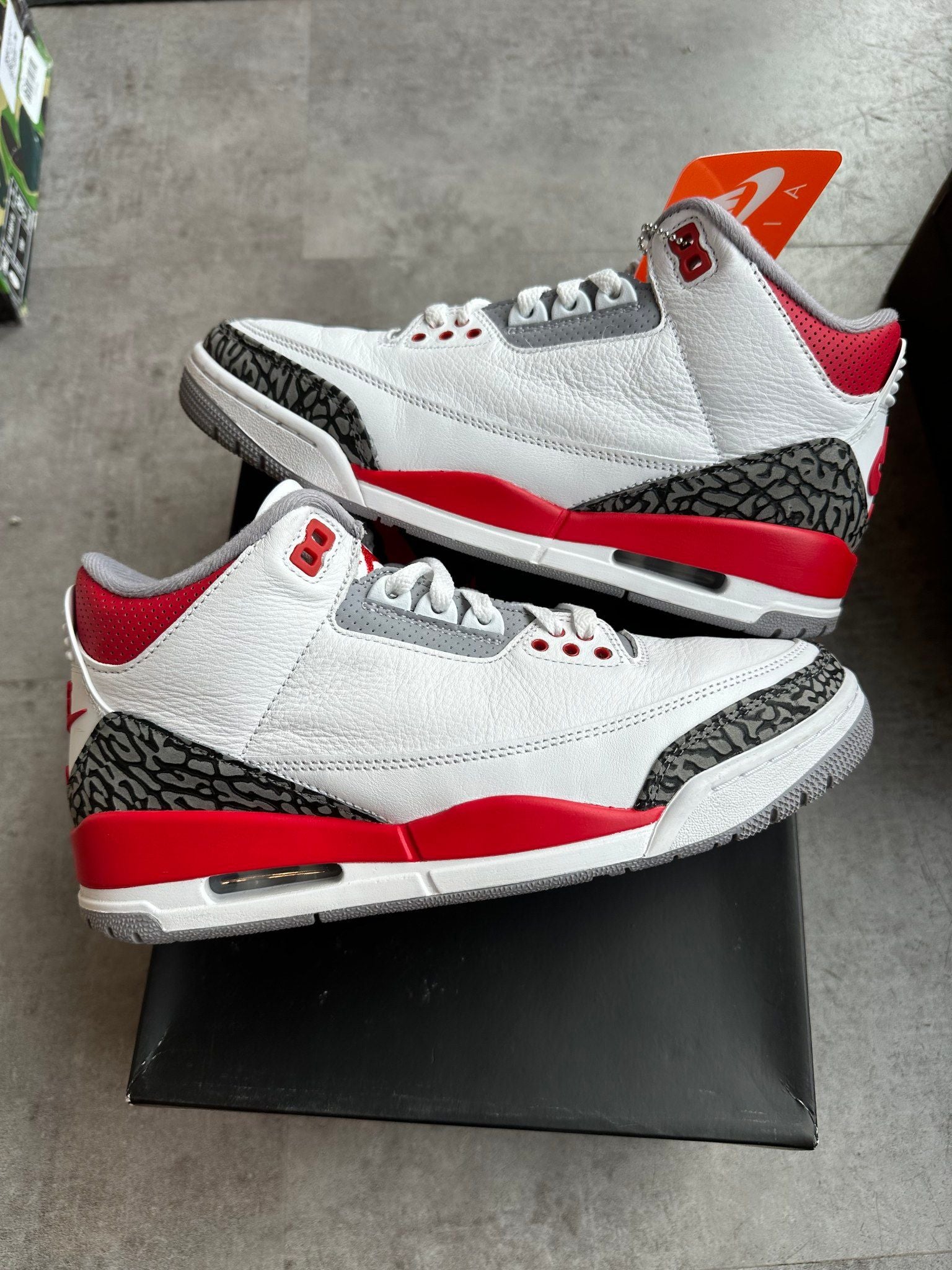 Jordan 3 Retro Fire Red (2022) - Pre-Owned Size 8