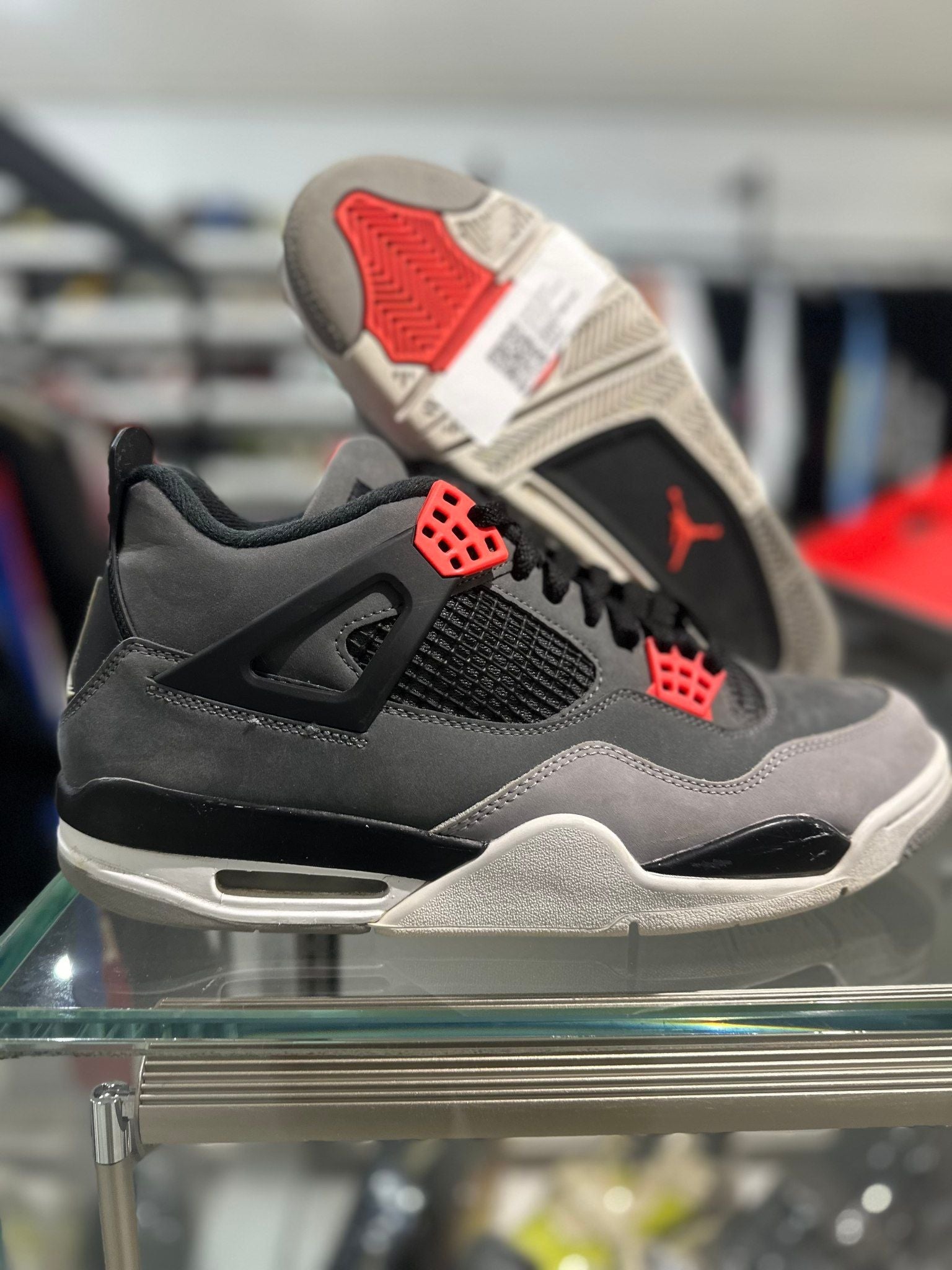 Jordan 4 Retro Infrared - Pre-Owned Size 10.5