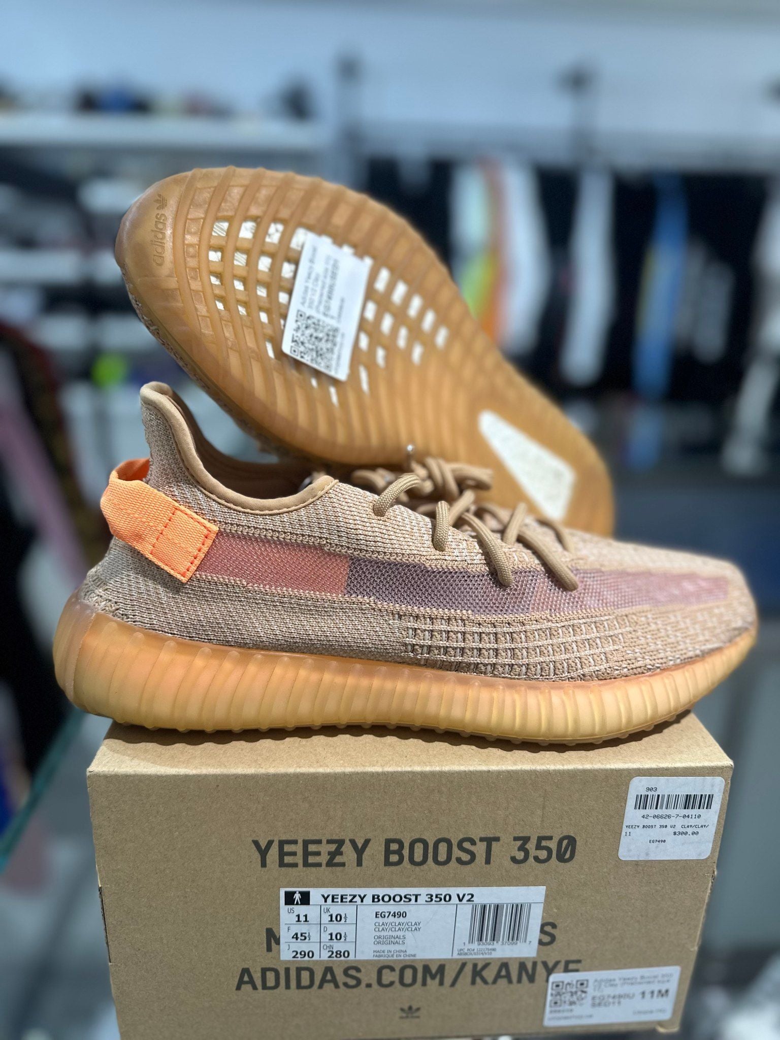 Adidas Yeezy Boost 350 V2 Clay - Pre-Owned Size 11 (Replacement Box)