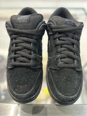 Nike SB Dunk Low Blackout - Pre-Owned Size 9 (No original box)