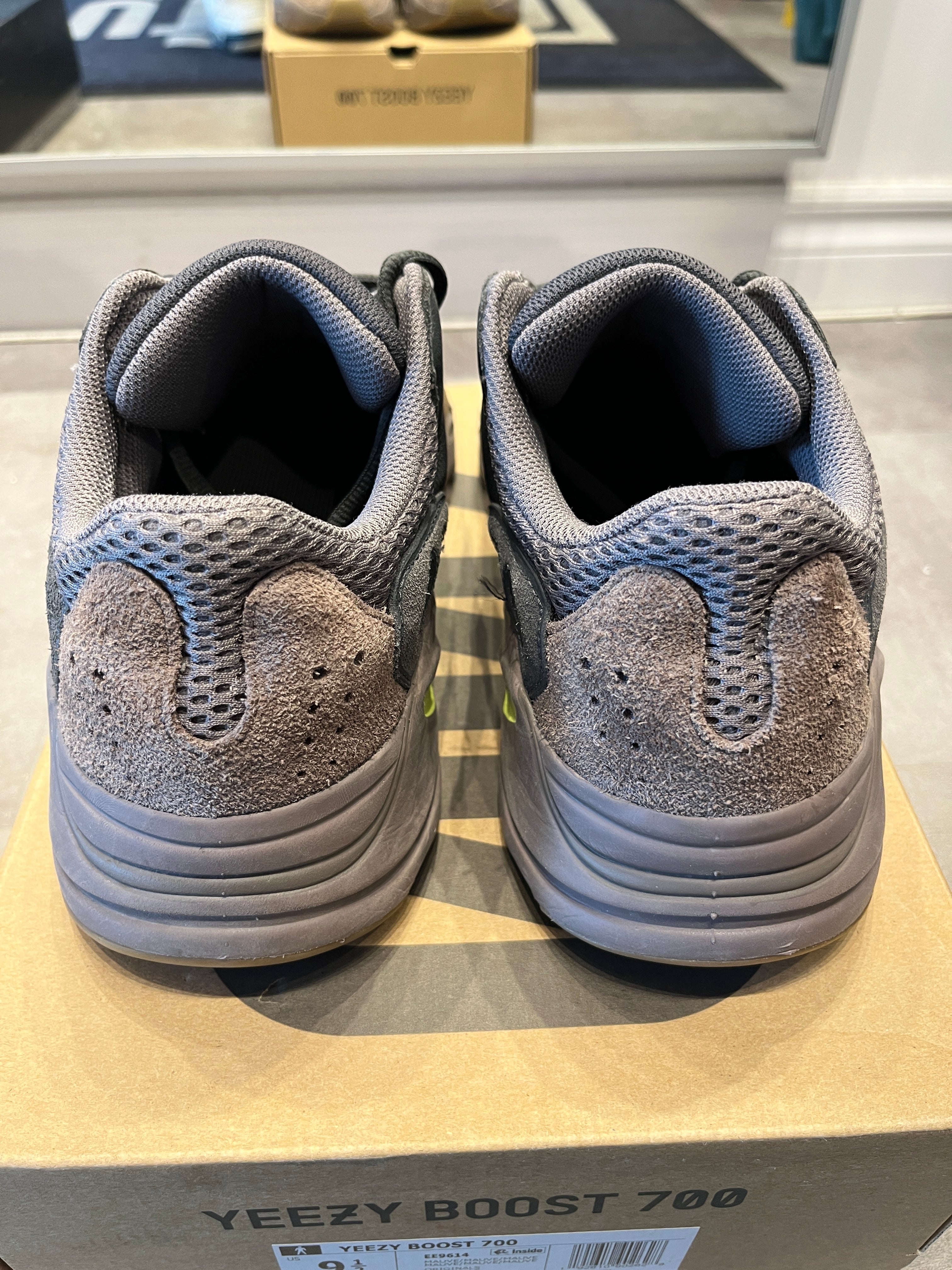 Adidas Yeezy Boost 700 V1 Mauve (Preowned) - Pre-Owned