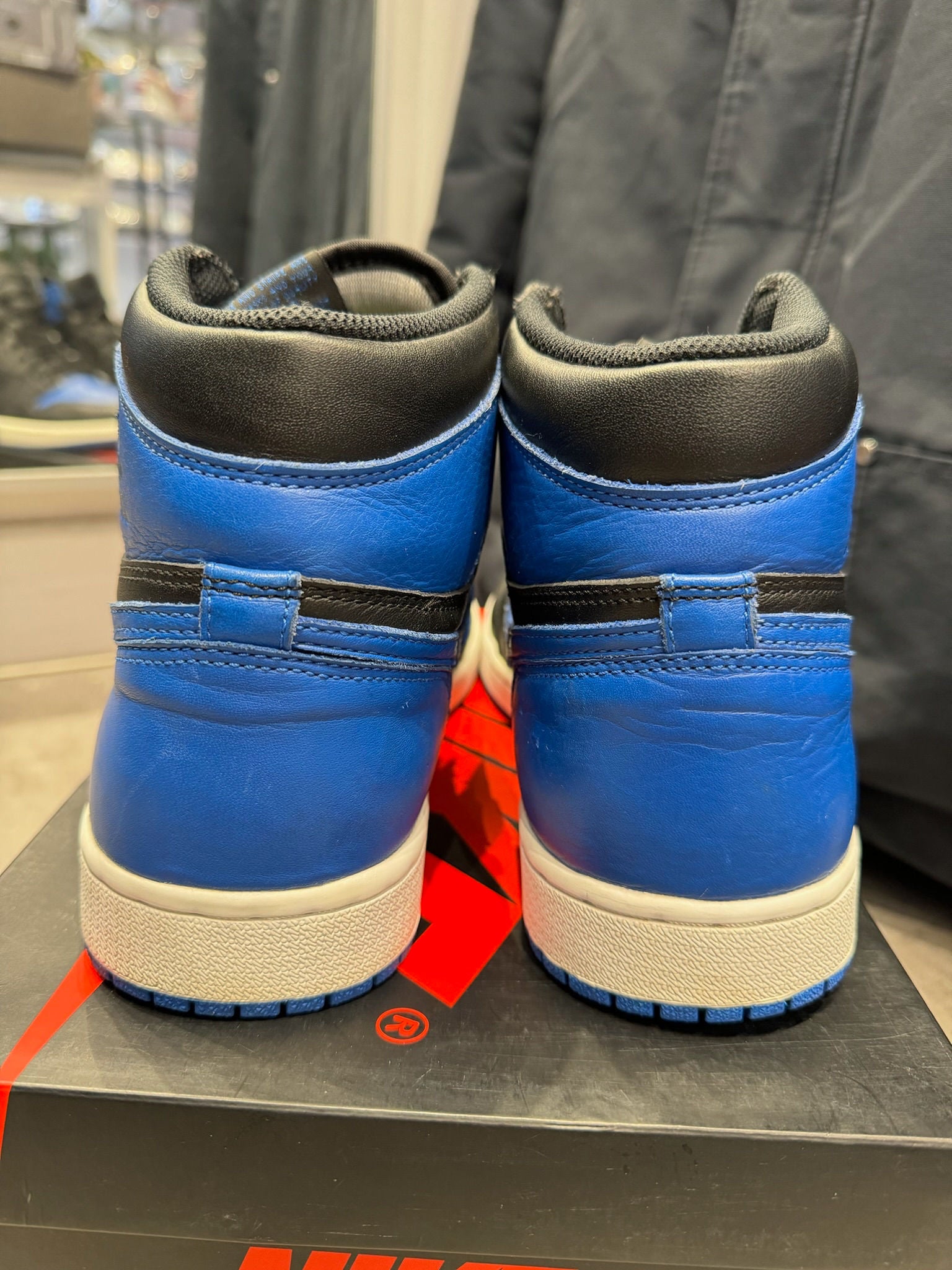 Air Jordan 1 Retro Royal (2017) - Pre-Owned Size 9.5