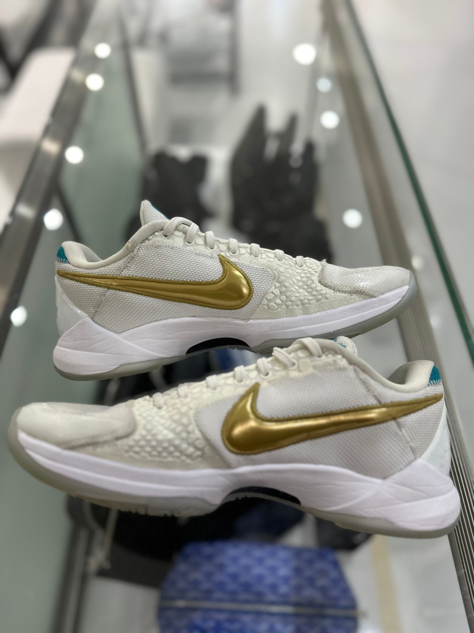 Nike Kobe 5 Protro Undefeated What If White - Pre-Owned Size 9 (No original box)