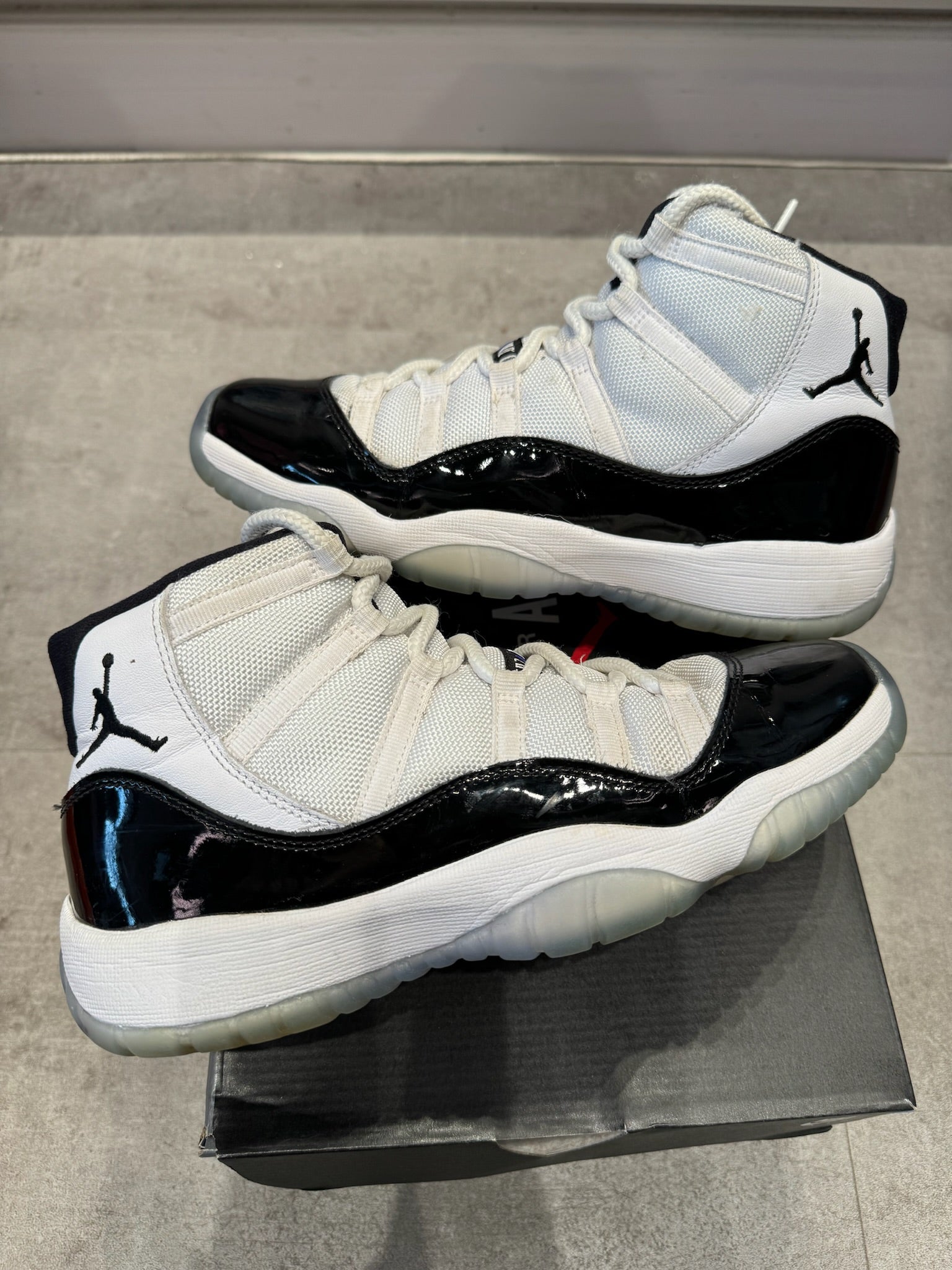 Jordan 11 Retro Concord (2018) (GS) (Preowned)