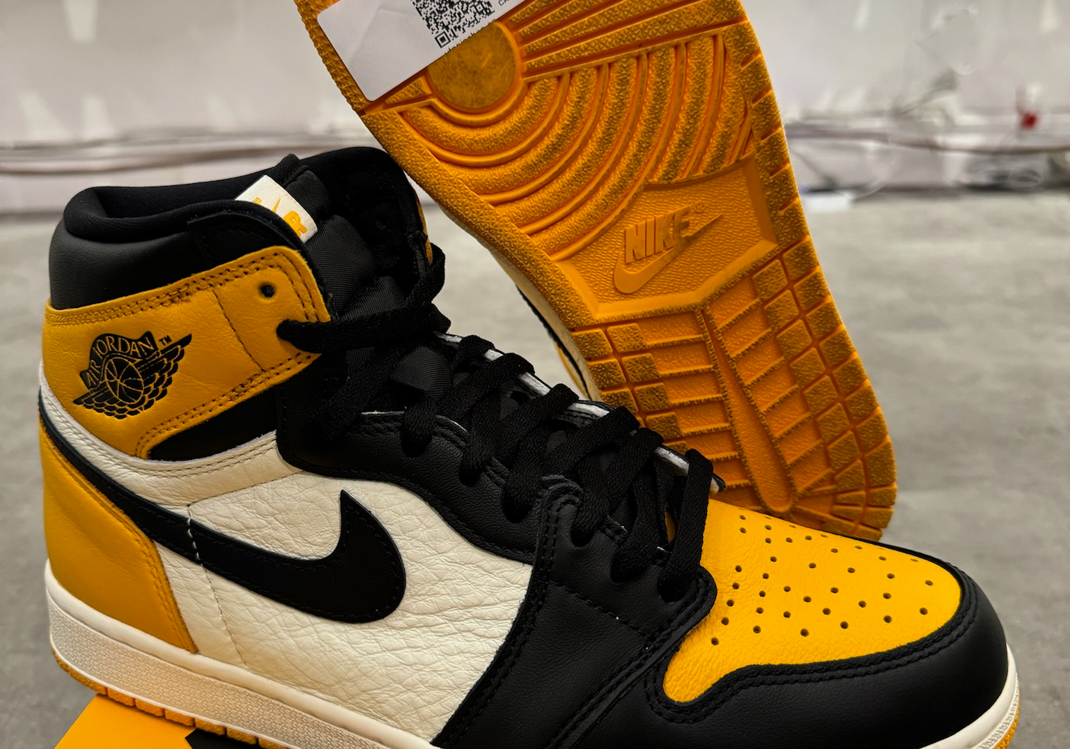 Jordan 1 Retro High OG Taxi (Preowned Size 10)