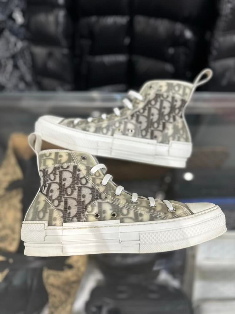 Dior B23 High DIor Oblique Shawn Bee Embroidery Patch - Pre-Owned Size 38 (No Original Box)