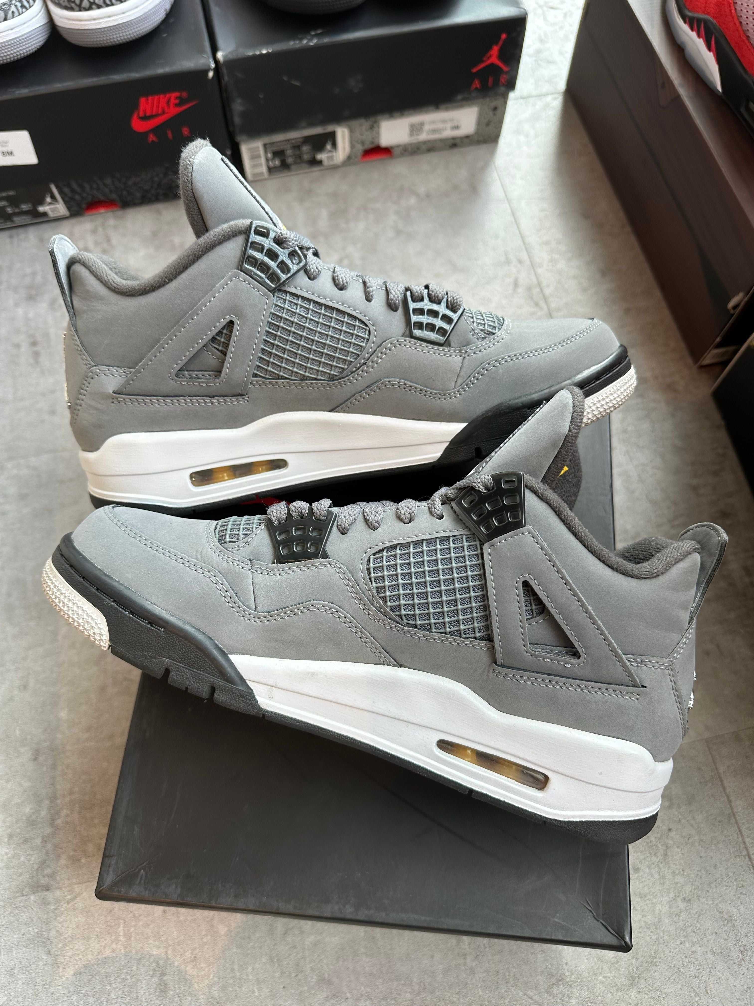 Air Jordan 4 Retro Cool Grey (2019) (VNDS Size 8) - Pre-Owned
