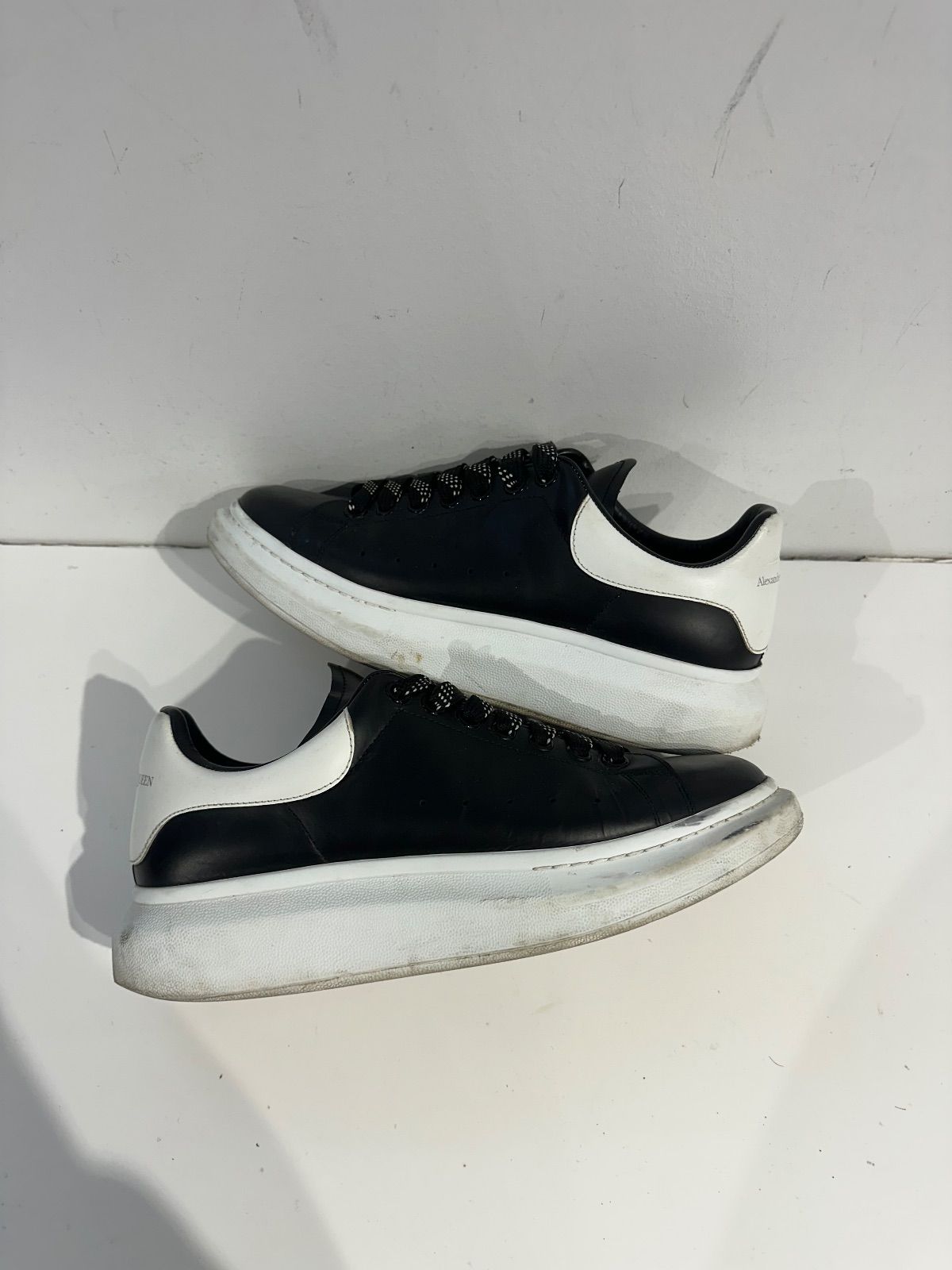 Alexander McQueen Oversized Sneaker Black White - Pre-Owned Size 9