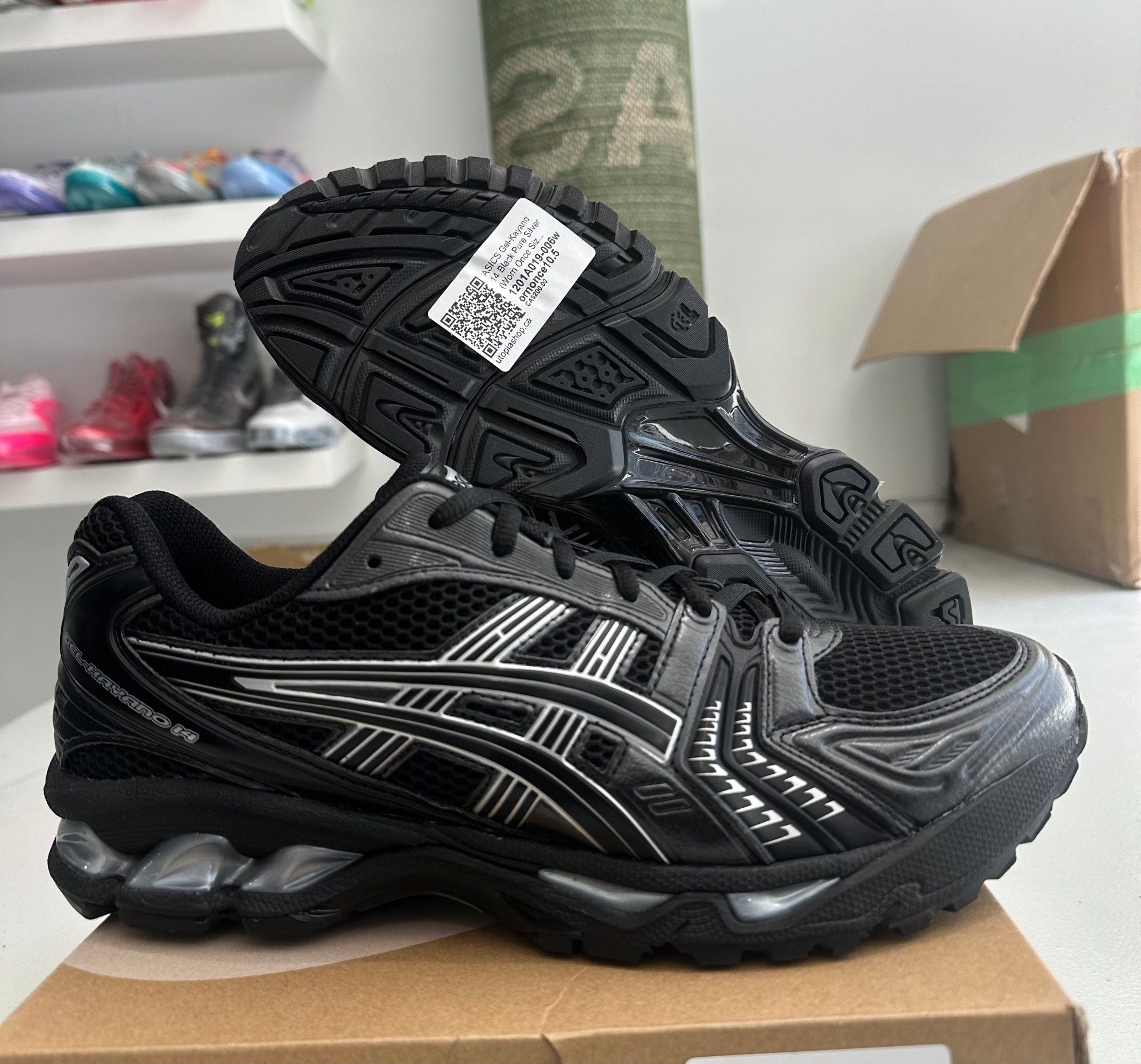 ASICS Gel-Kayano 14 Black Pure Silver (Worn Once Size 10.5) - Pre-Owned