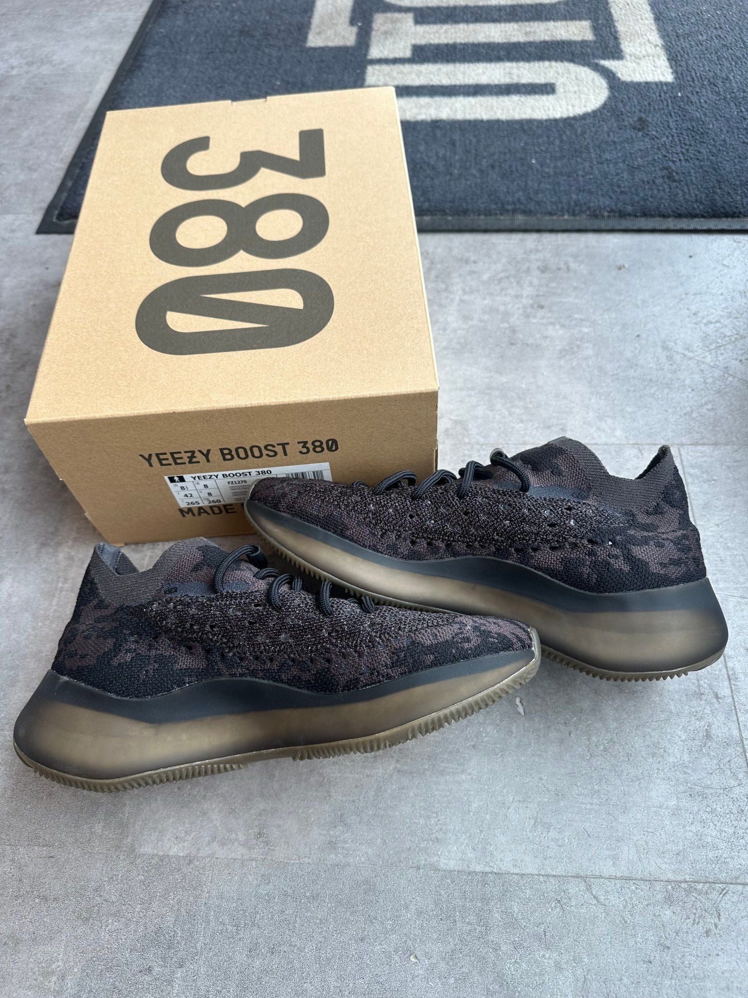 adidas Yeezy Boost 380 Onyx - Pre-Owned Size 8.5