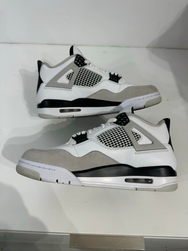 Jordan 4 Retro Military Black - Pre-Owned Size 10 (No original box)