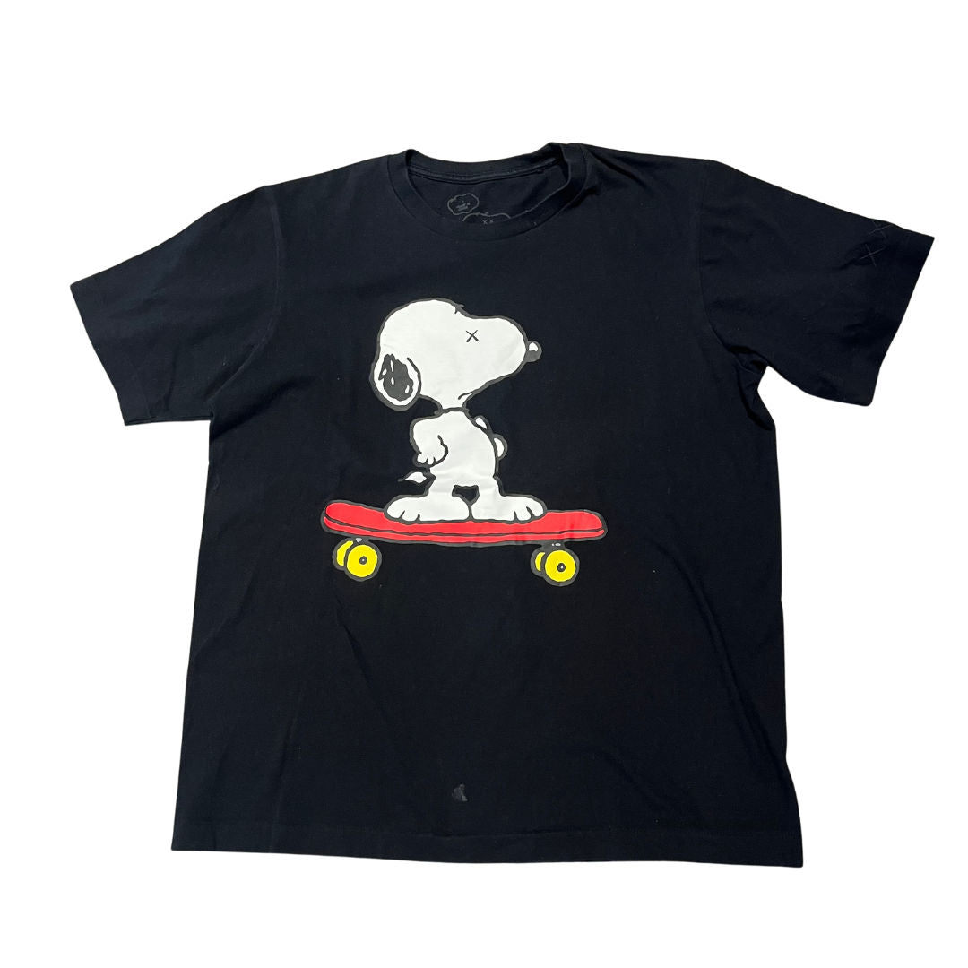 Kaws X Uniqlo x Peanuts Snoopy Skateboarding Tee Black (Preowned) - Pre-Owned