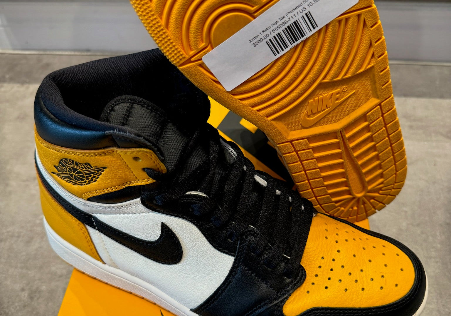 Jordan 1 Retro High Taxi (Preowned Size 10.5)