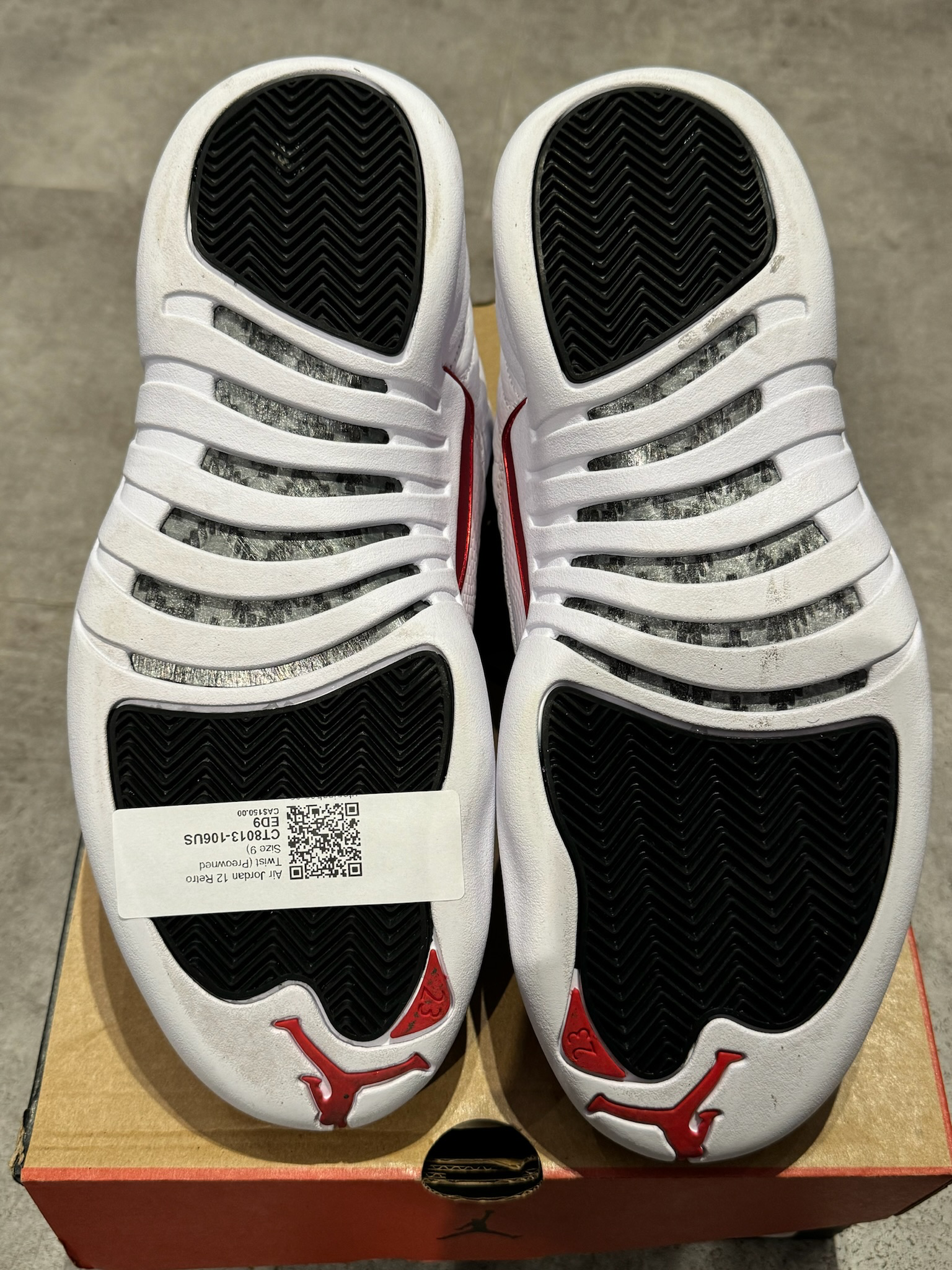 Air Jordan 12 Retro Twist (Preowned Size 9)