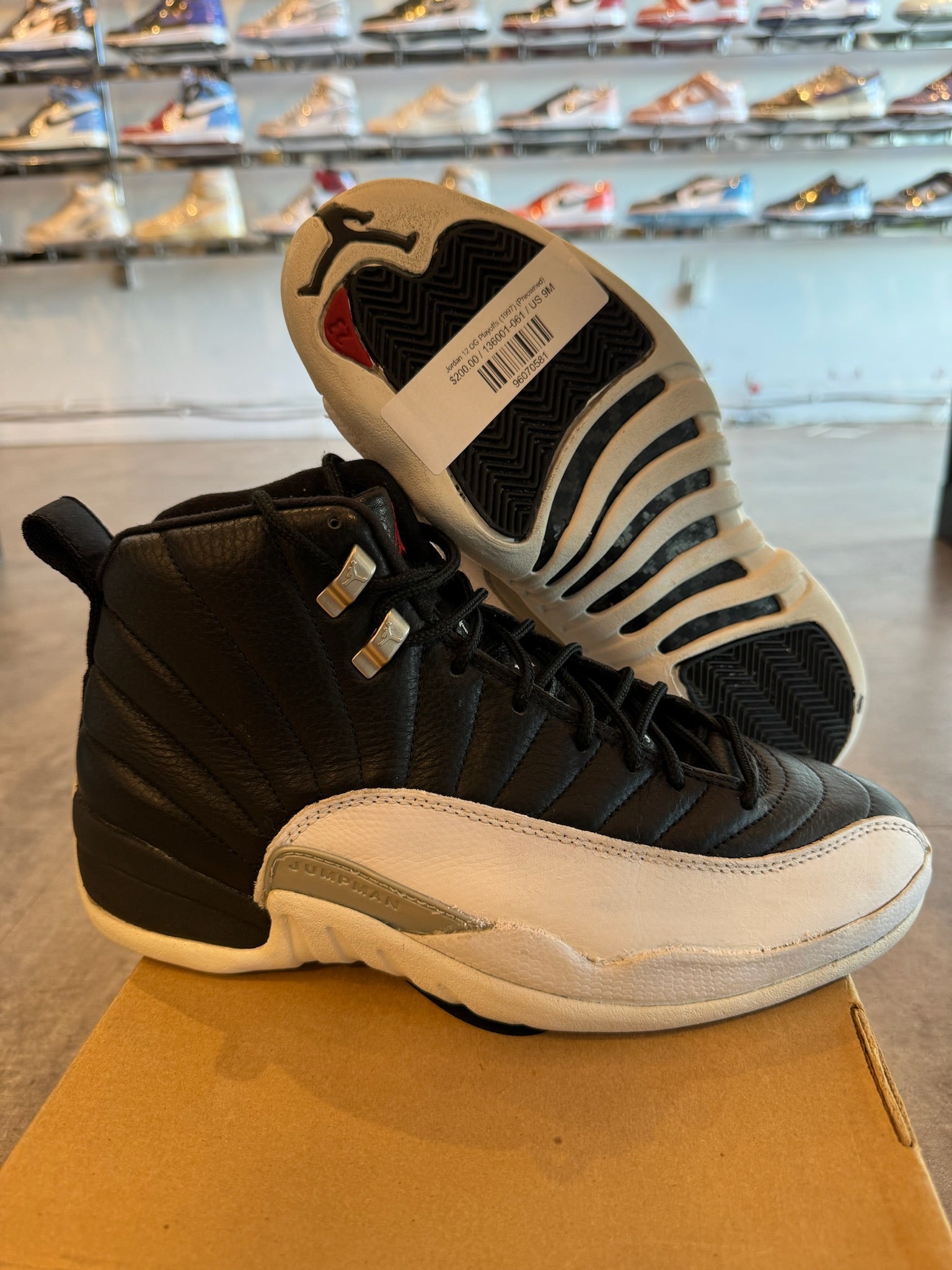 Jordan 12 OG Playoffs (1997) (Preowned)