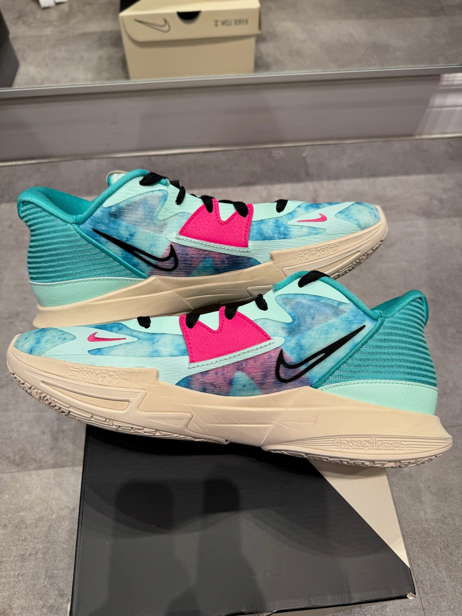 Nike Kyrie Low 5 Community (Preowned)