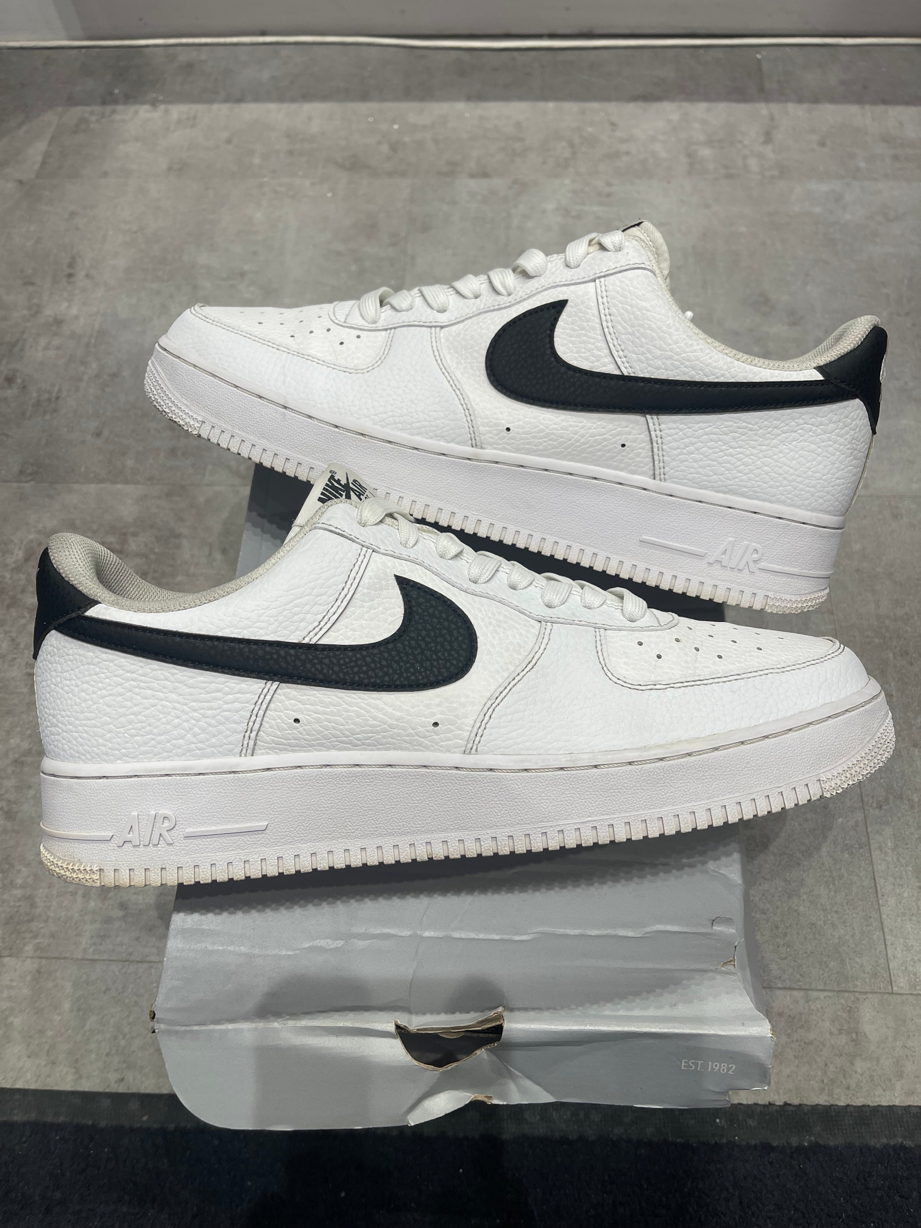 Nike Air Force 1 Low White Black Pebbled Swoosh (Preowned)