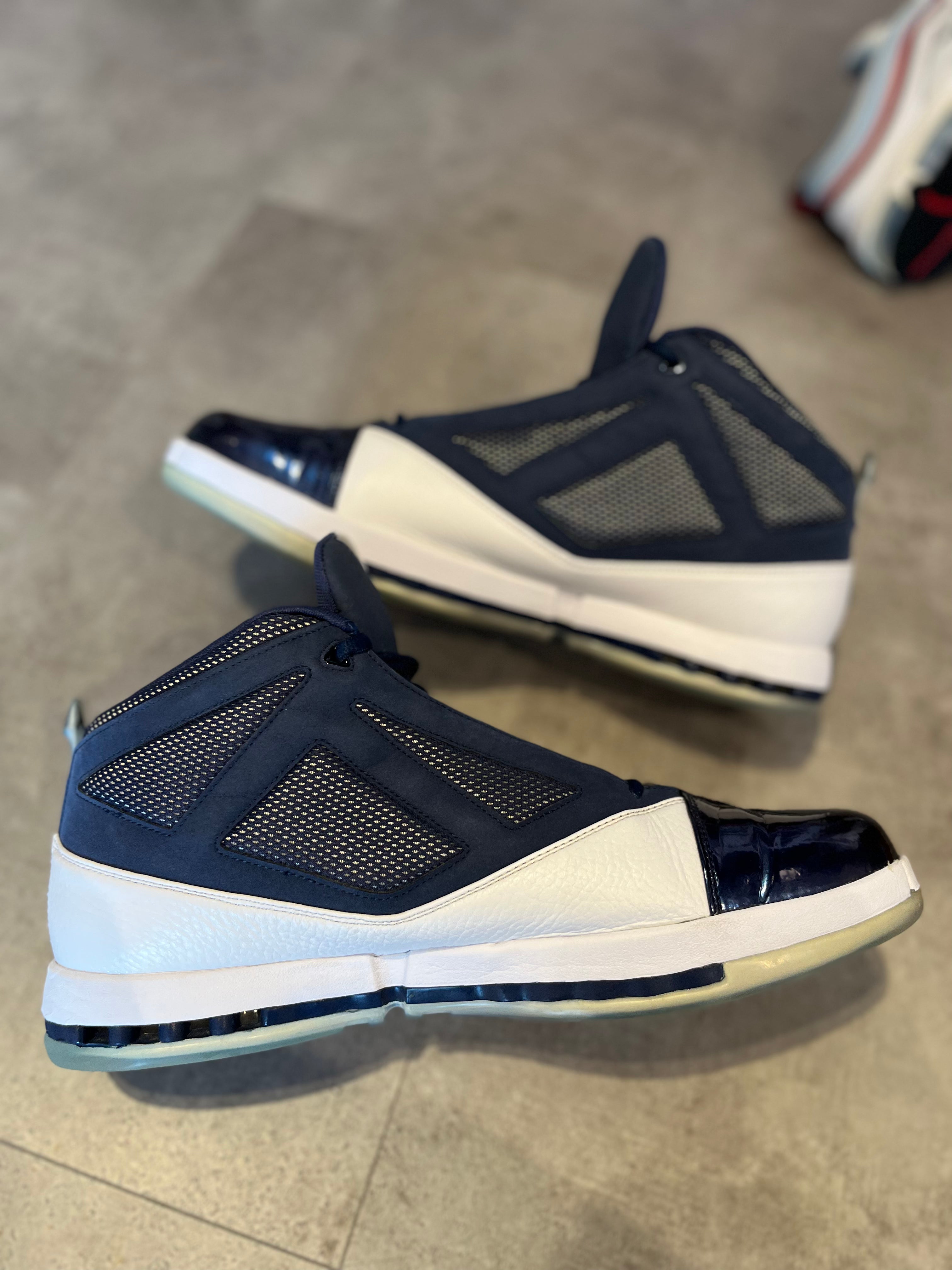 Jordan 16 Retro Midnight Navy (2016) (Preowned)