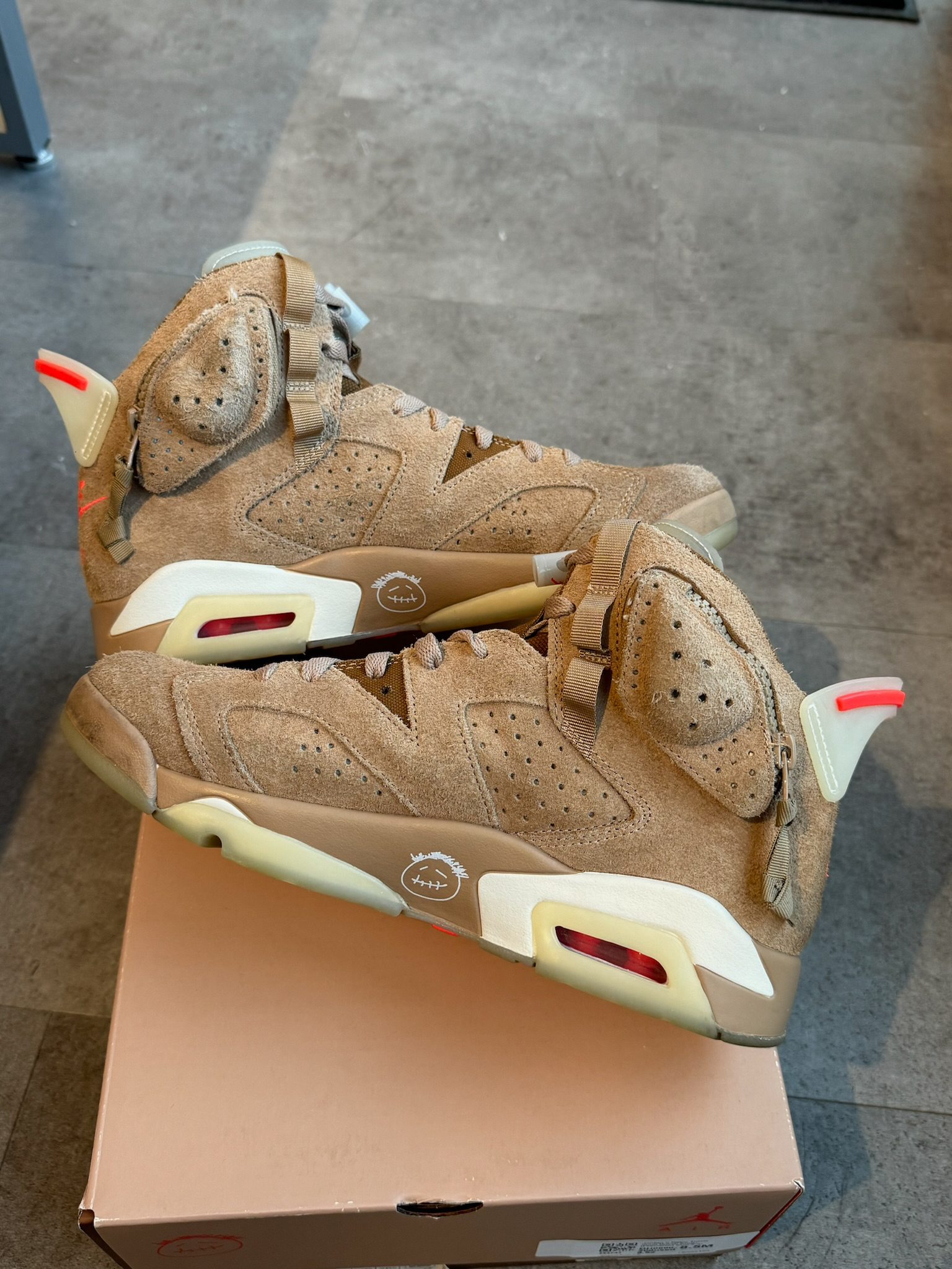 Jordan 6 Retro Travis Scott British Khaki (Preowned Size 8.5)