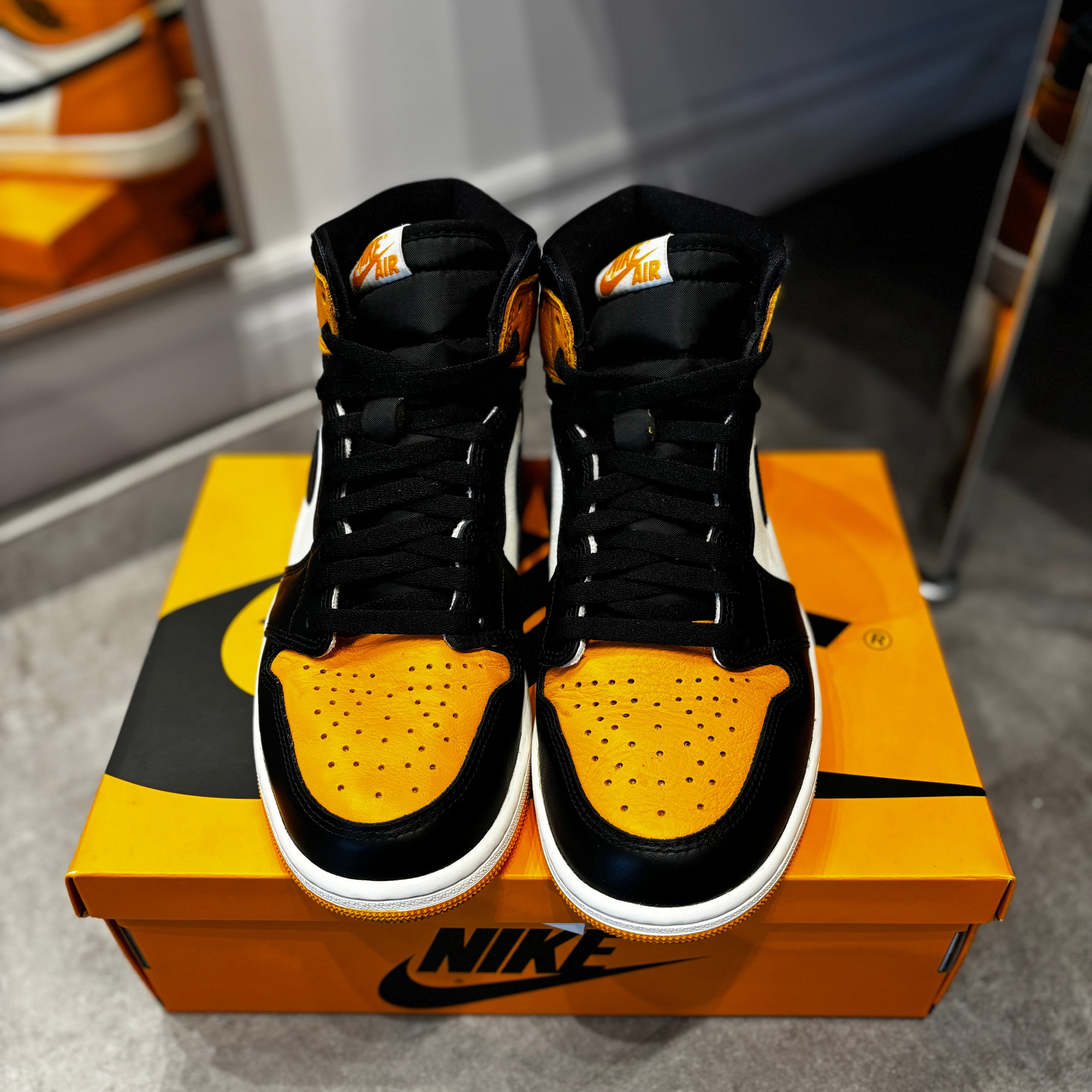 Jordan 1 Retro High Taxi (Preowned Size 8.5)