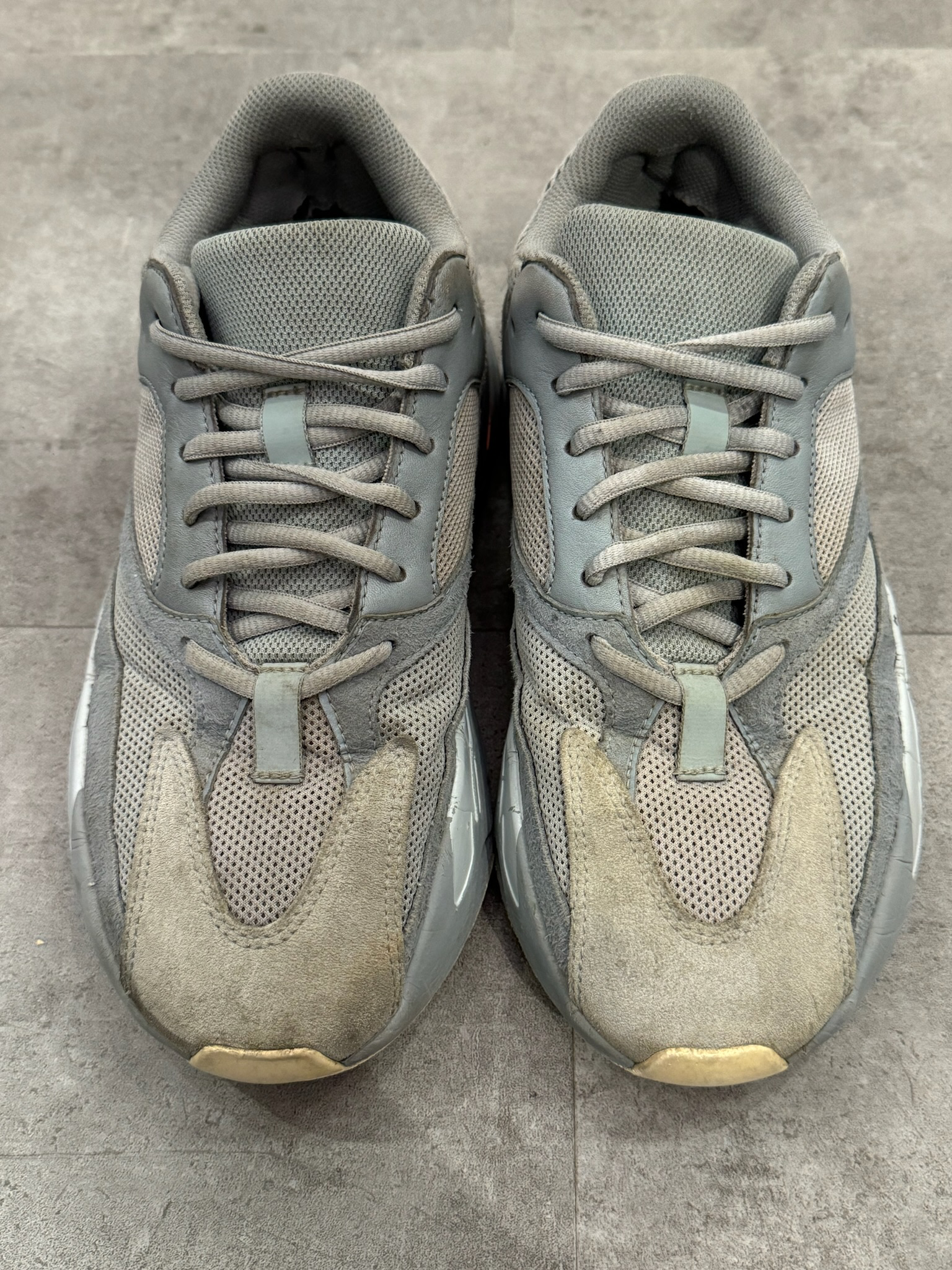 adidas Yeezy Boost 700 Inertia (Preowned Size 8.5)