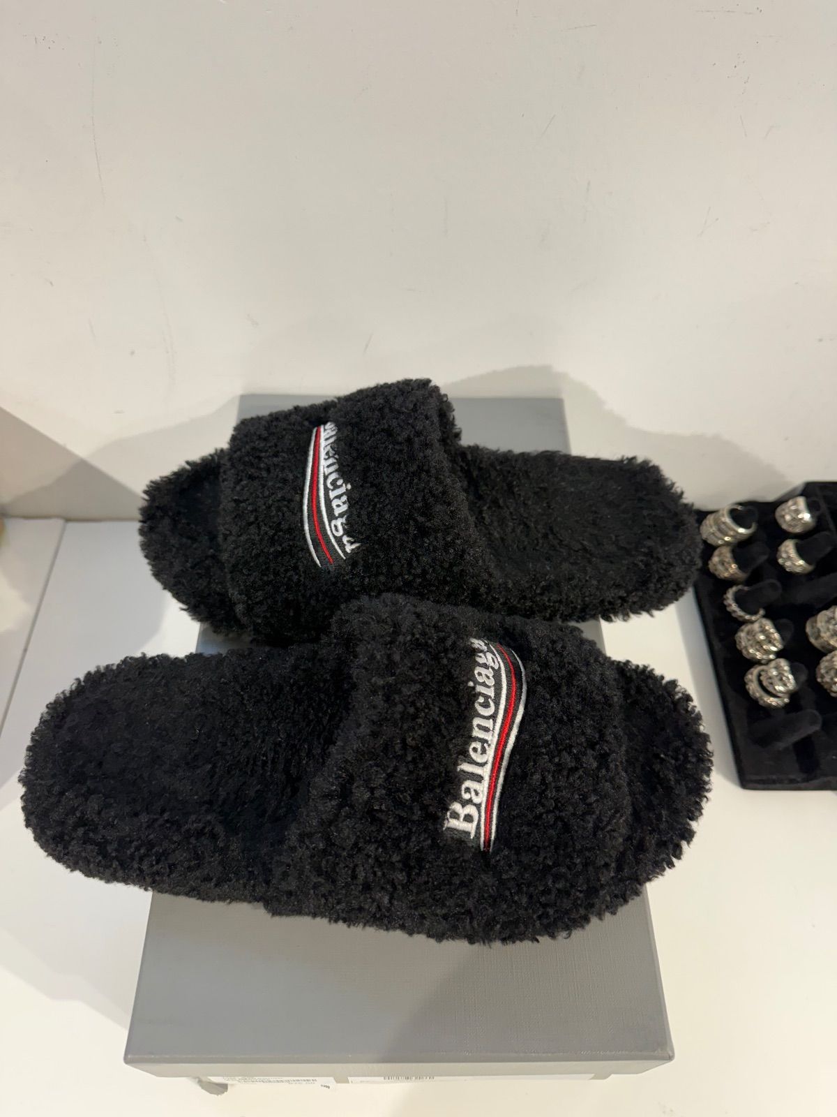 Balenciaga Furry Slide Black - Worn Once Size 8