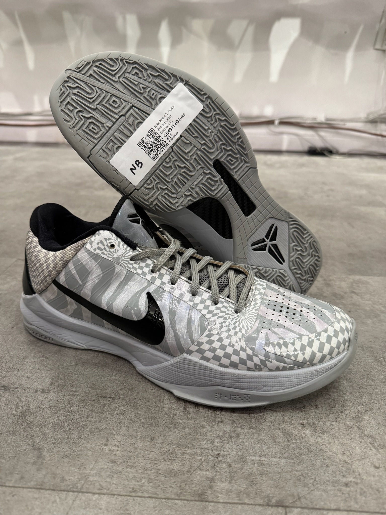 Nike Kobe 5 Protro Zebra Demar Derozan PE - Pre-Owned Size 11 (No original box)
