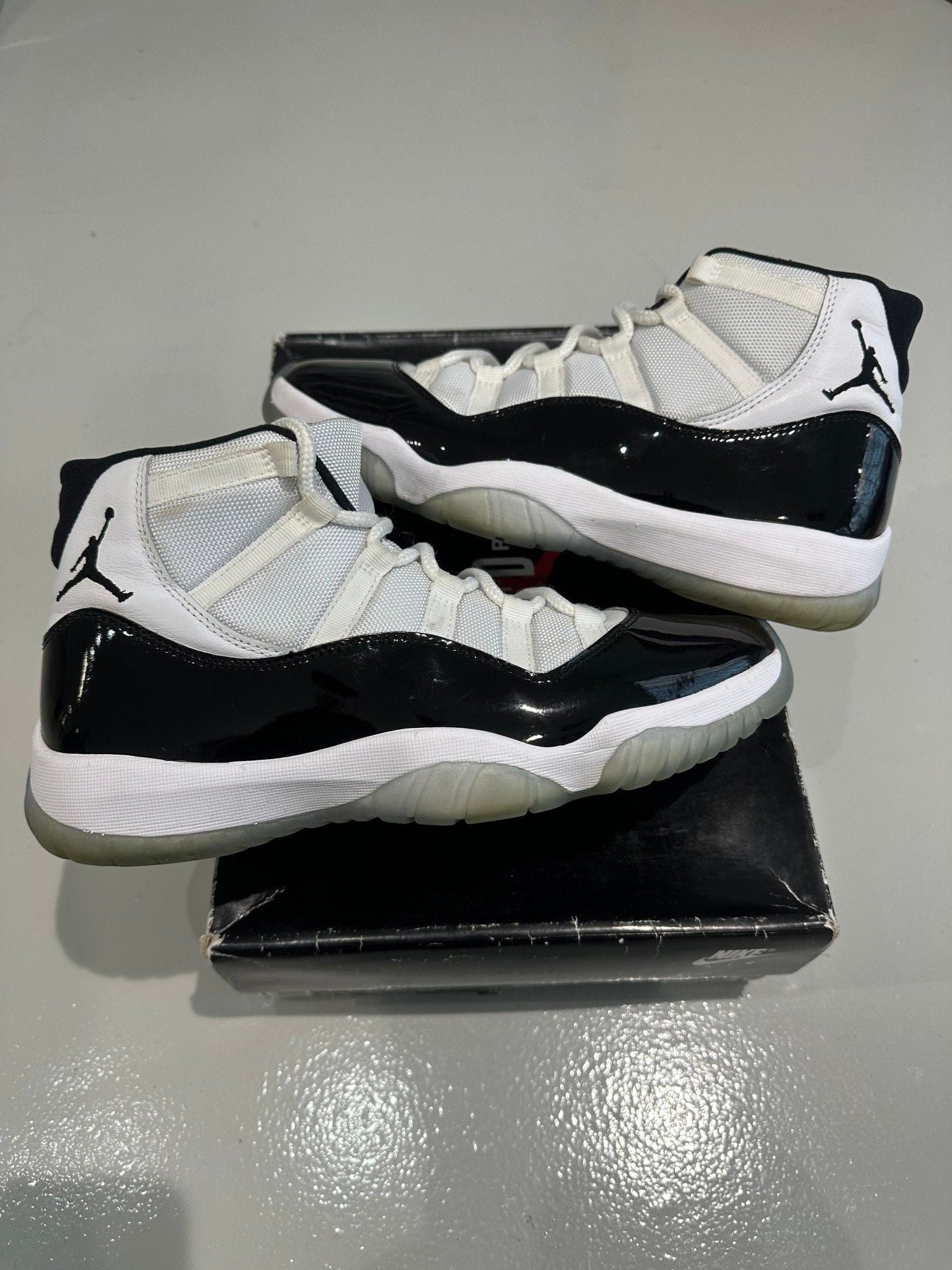 Jordan 11 Retro Concord (2018) - Pre-Owned Size 10